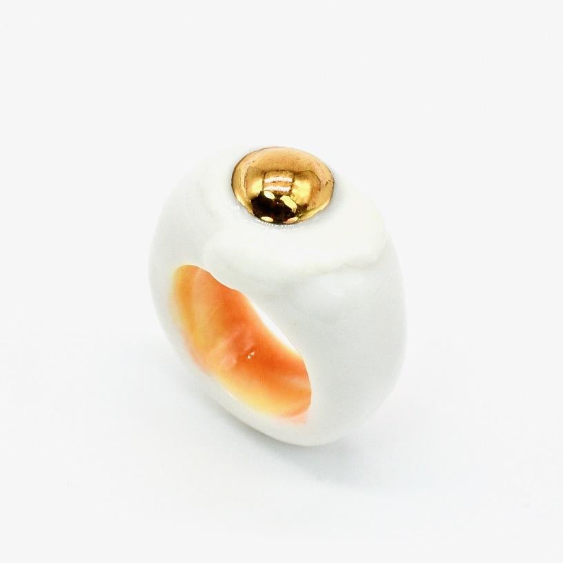 Porcelain EGG Ring  In New Condition For Sale In London, GB