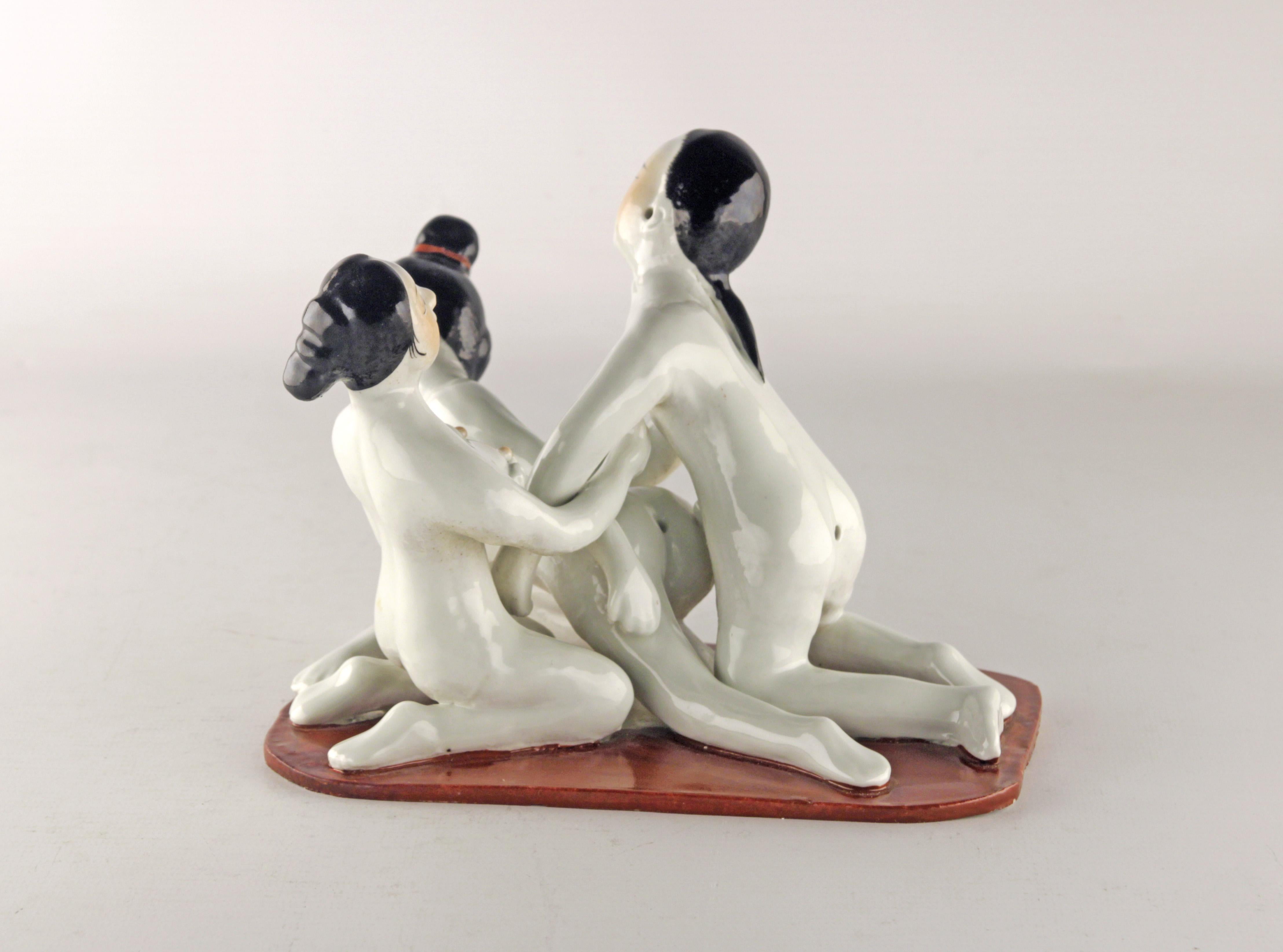 Figure érotique en porcelaine Chine Bon état - En vente à Buenos Aires, Argentina