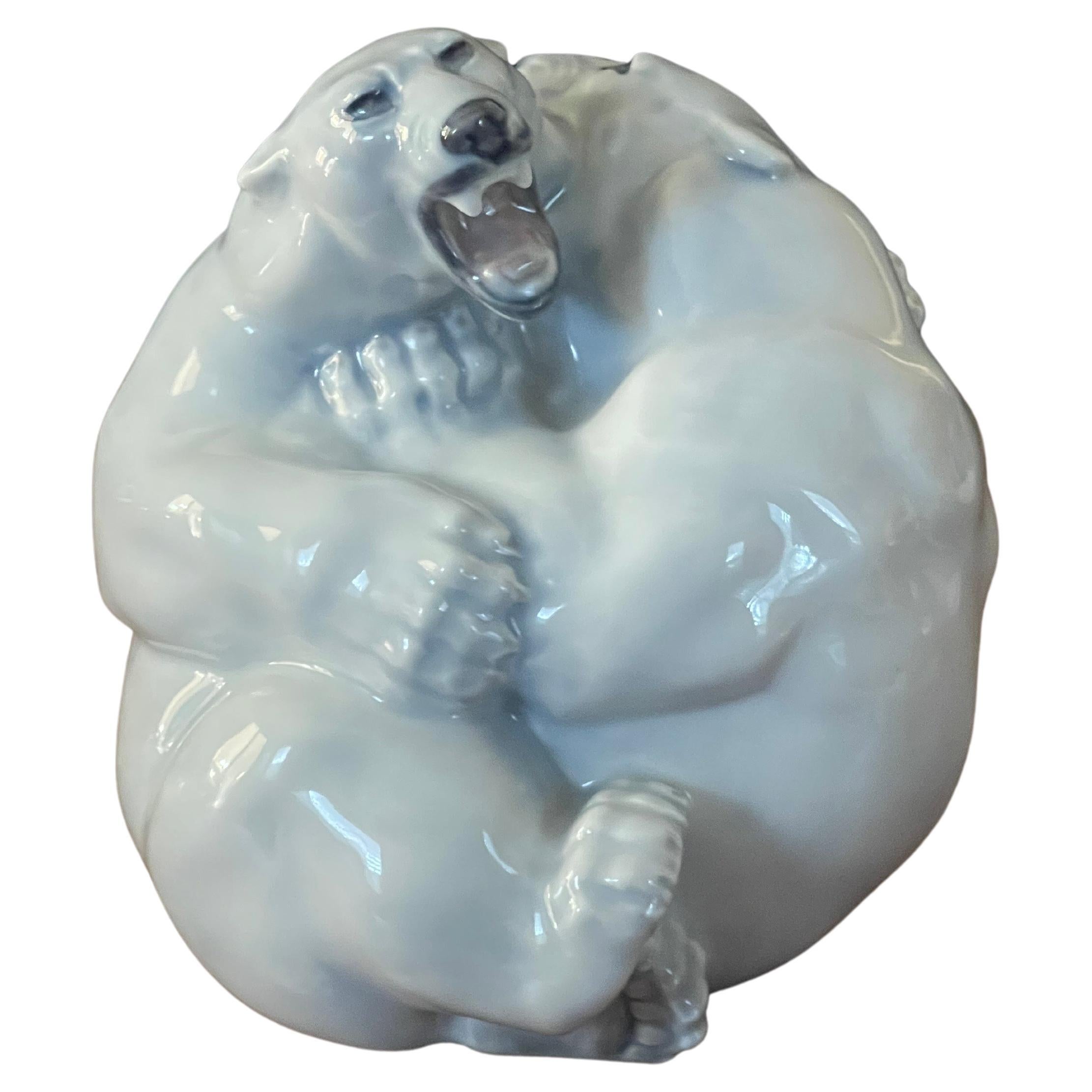 Sculpture d'ours polaires combattant des ours par Royal Copenhagen