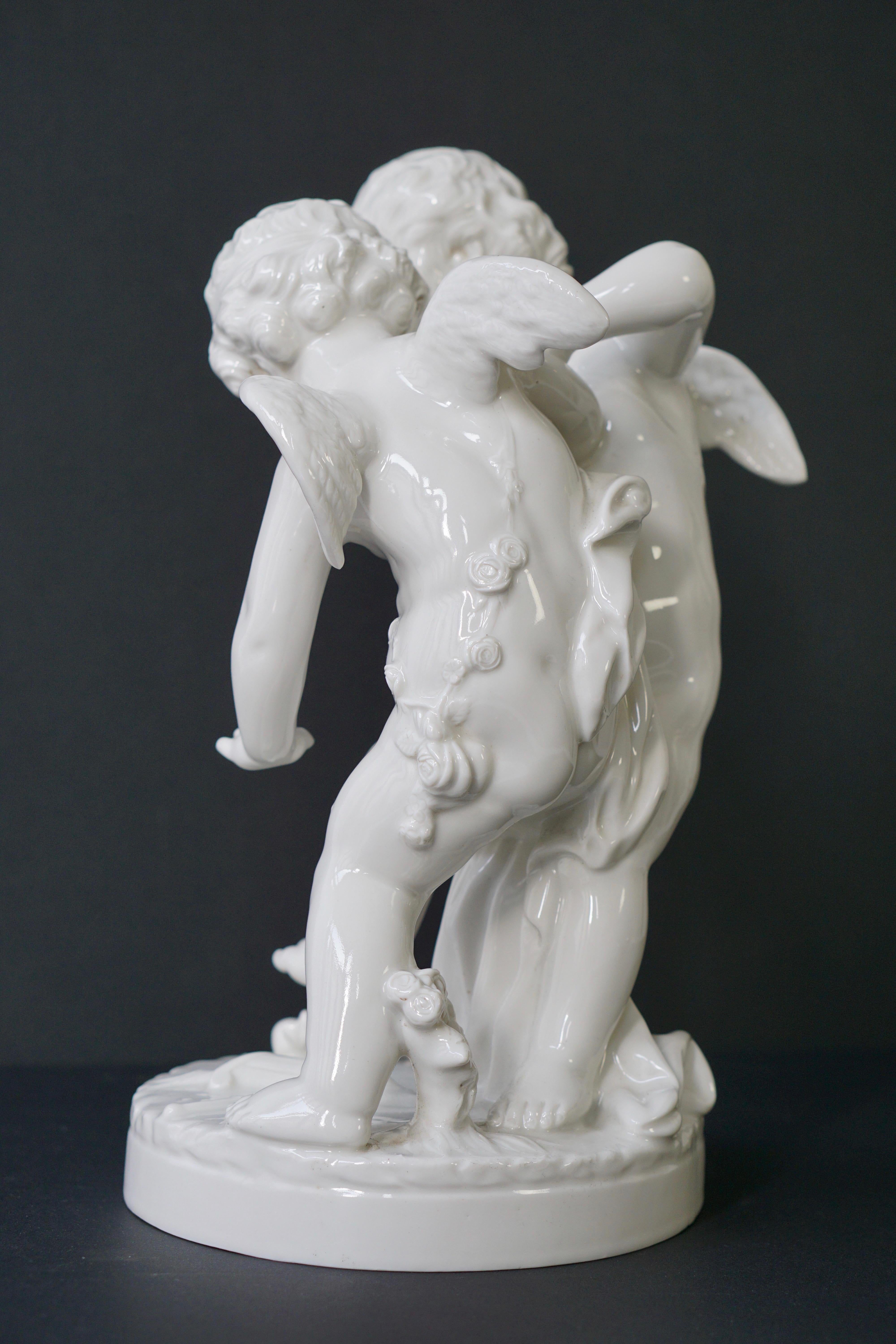 European  Porcelain Figurative Sculpture Representing Two Little Angels, Putti For Sale