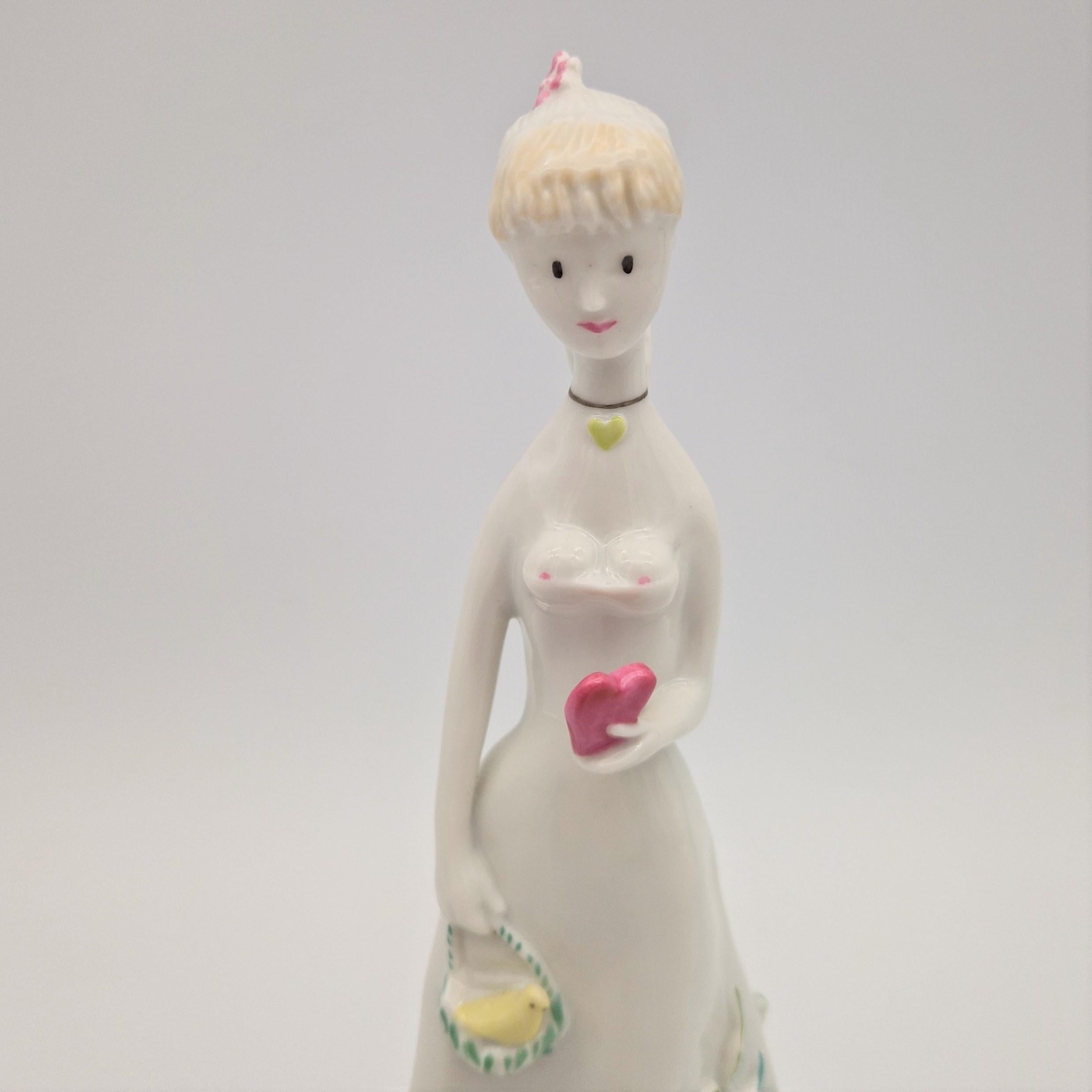 Porcelain figurine in great condition.