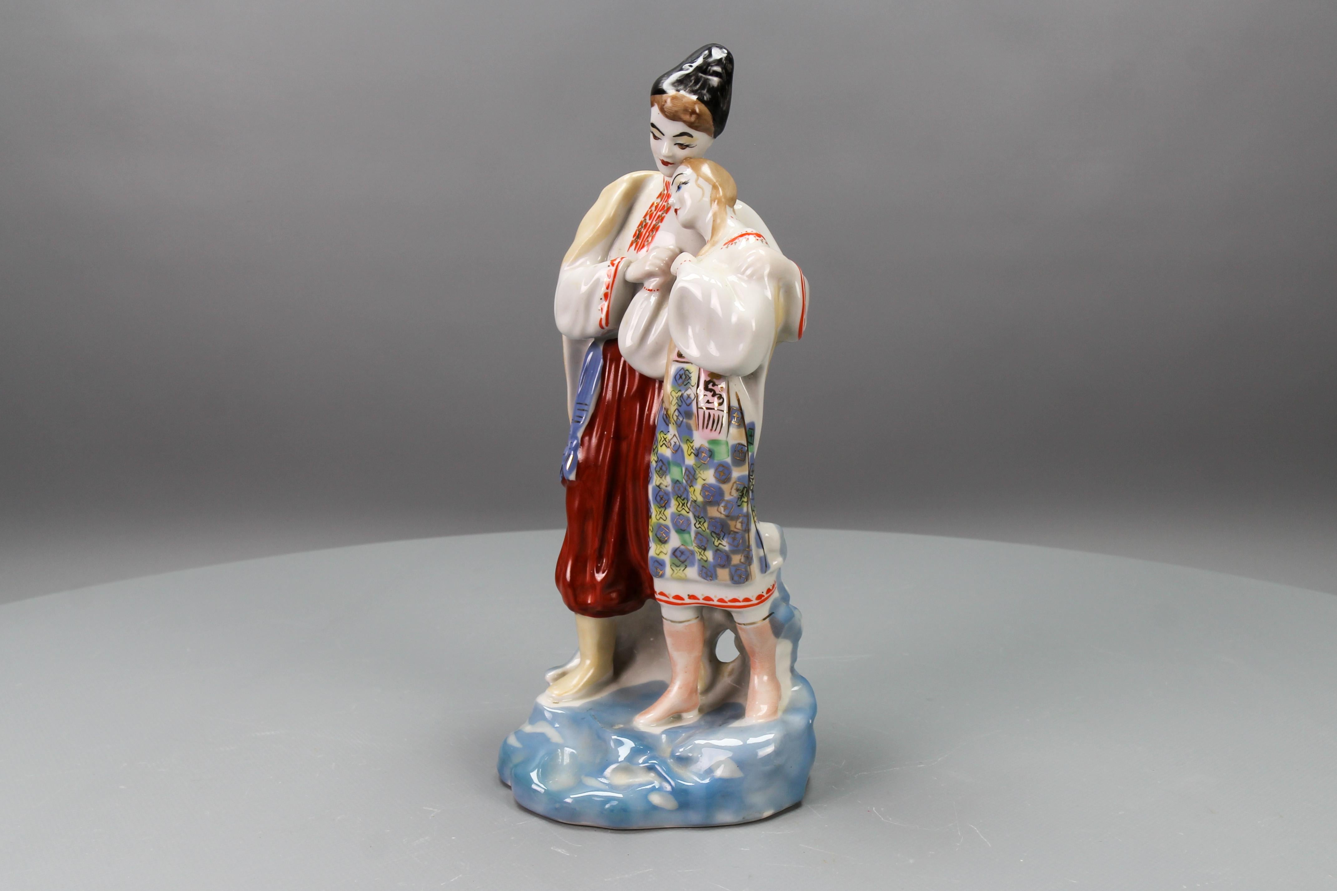 Porzellanfigur Mai-Nachtstatue eines liebenden Paares, Ukraine, 1970er Jahre im Angebot 3