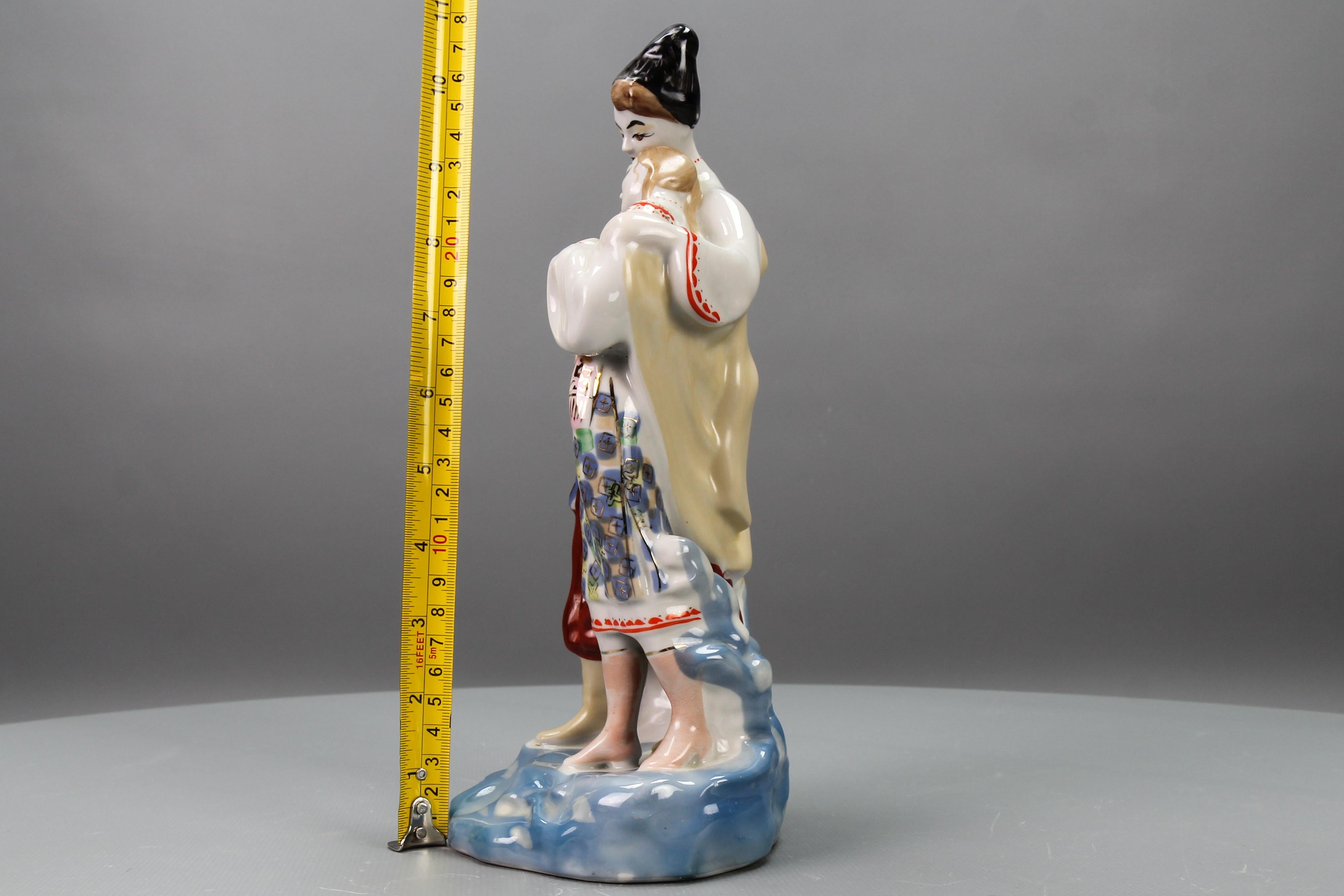 Porzellanfigur Mai-Nachtstatue eines liebenden Paares, Ukraine, 1970er Jahre im Angebot 11