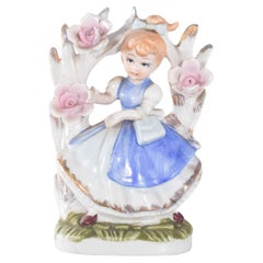 Figure d'une fille assise