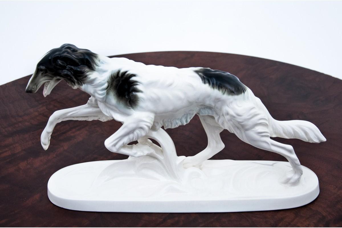 A porcelain figure of the dog, russian greyhound. 
Signed Hertwig. Dated 1920-1930s. 
Very good condition.

Dimensions: height 22 cm / width 38 cm / depth 10 cm.