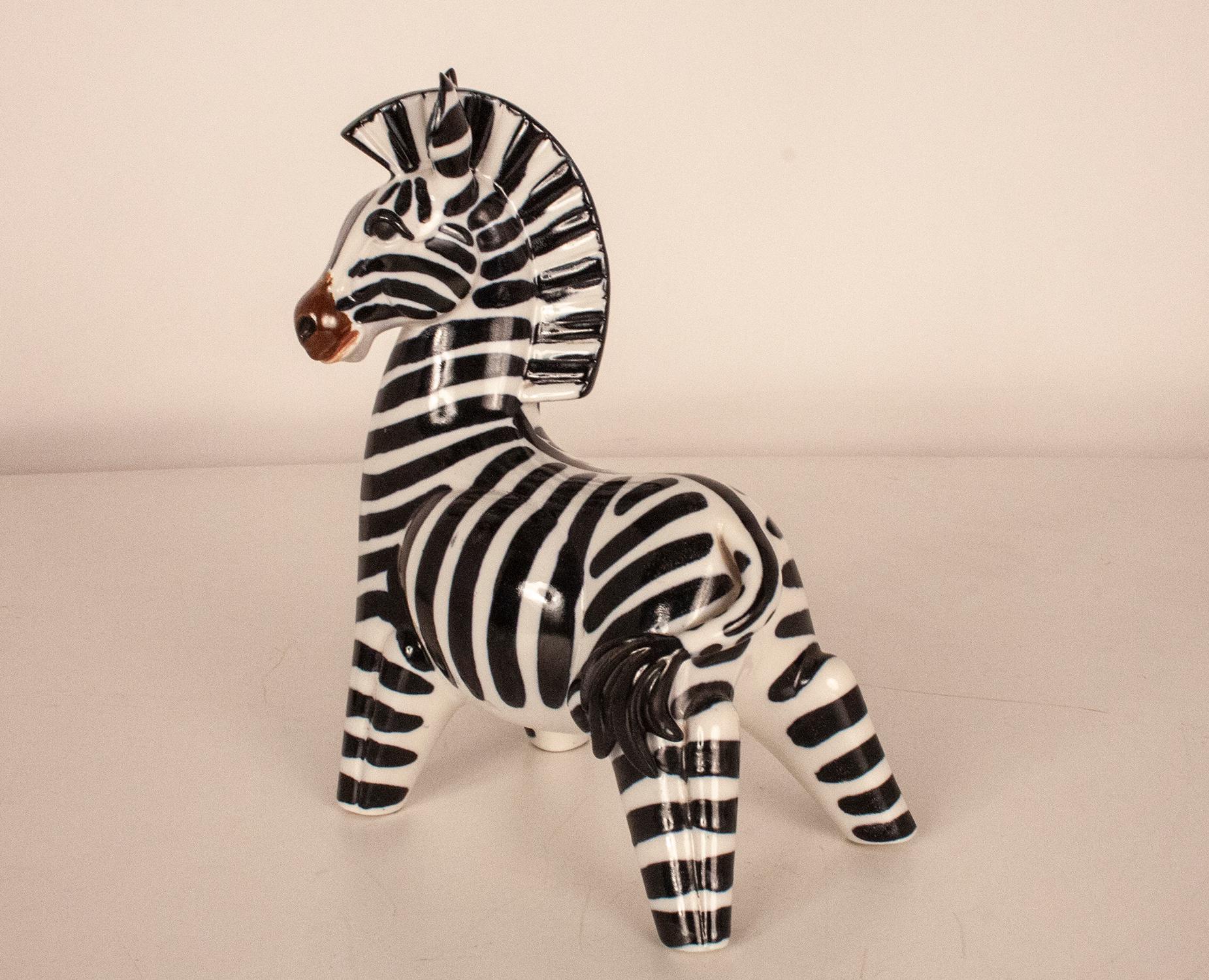 Lovely zebra figure in sargadelos porcelain.
Spain 1970's.