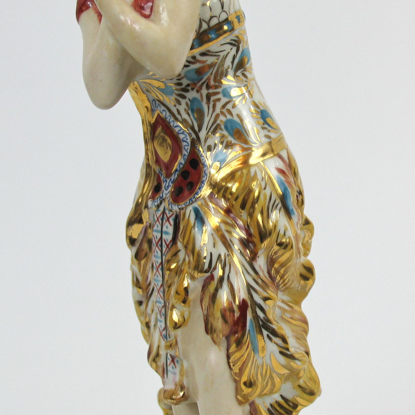 Figura de porcelana, Bailarina rusa diseñada por Dimitri Iwanow para Lomonosov en venta 4