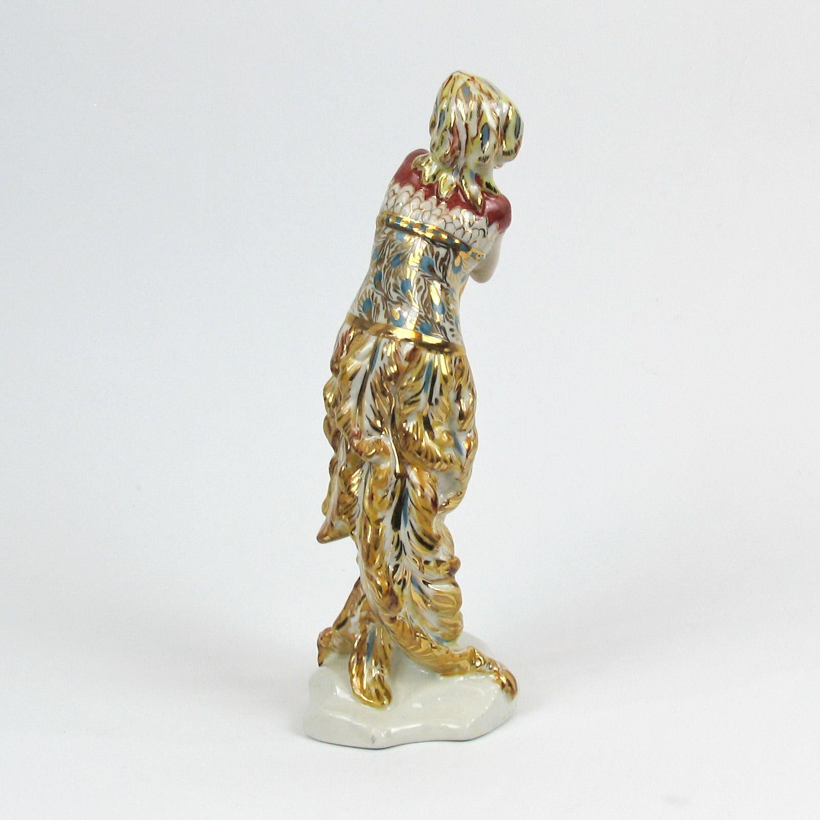Figura de porcelana, Bailarina rusa diseñada por Dimitri Iwanow para Lomonosov Porcelana en venta