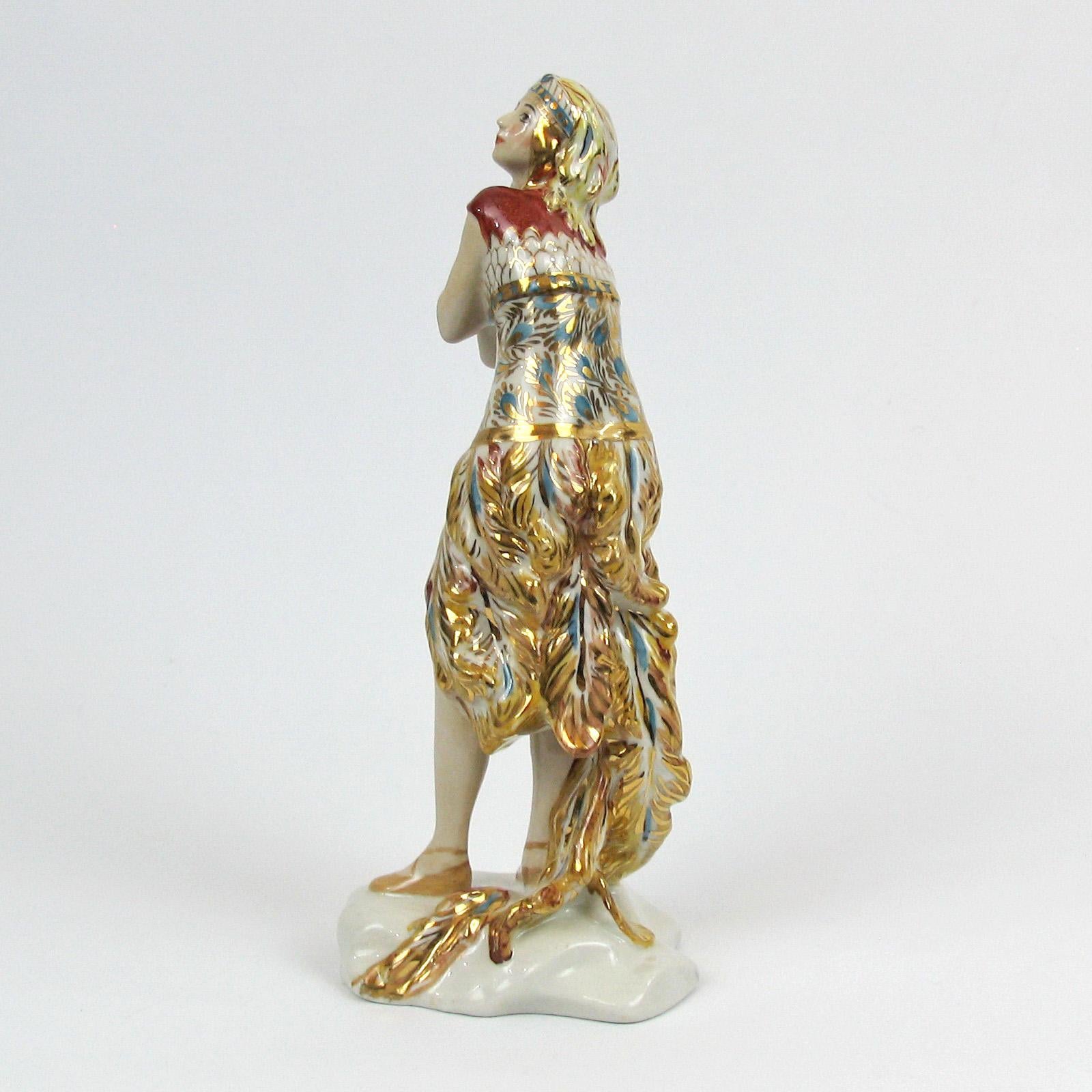 Figura de porcelana, Bailarina rusa diseñada por Dimitri Iwanow para Lomonosov en venta 1