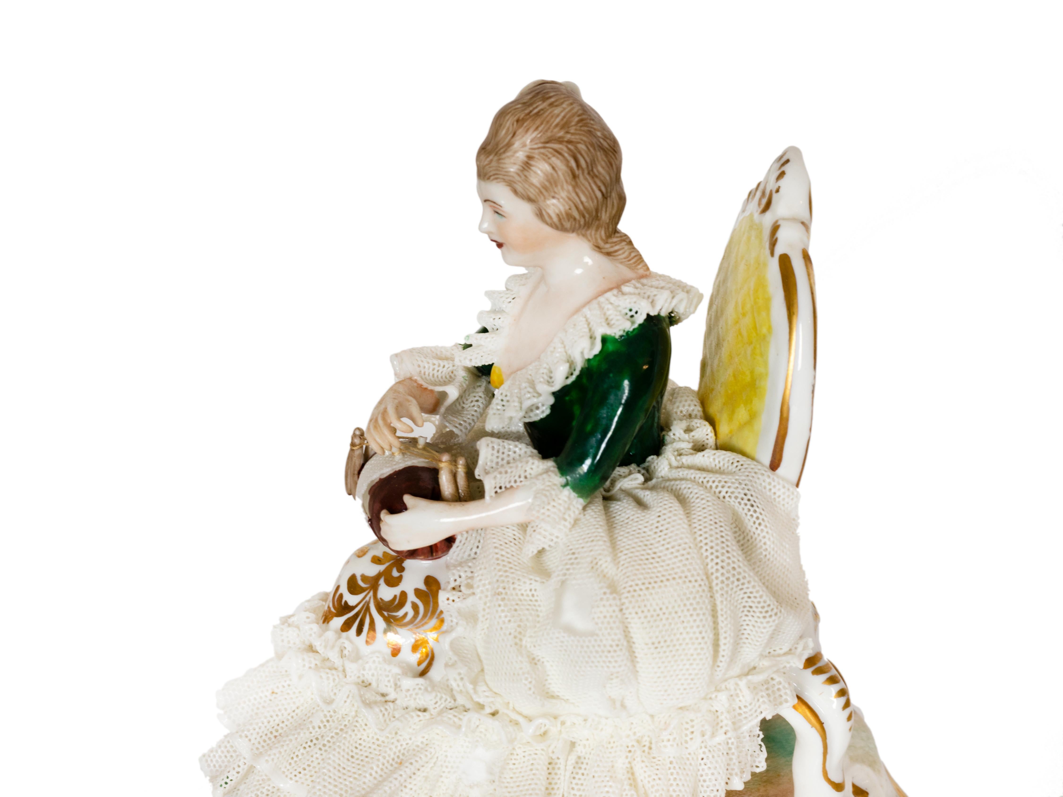 Porcelain Figure Woman In Armchair By Capodimonte, 1834 In Good Condition For Sale In Lisbon, PT
