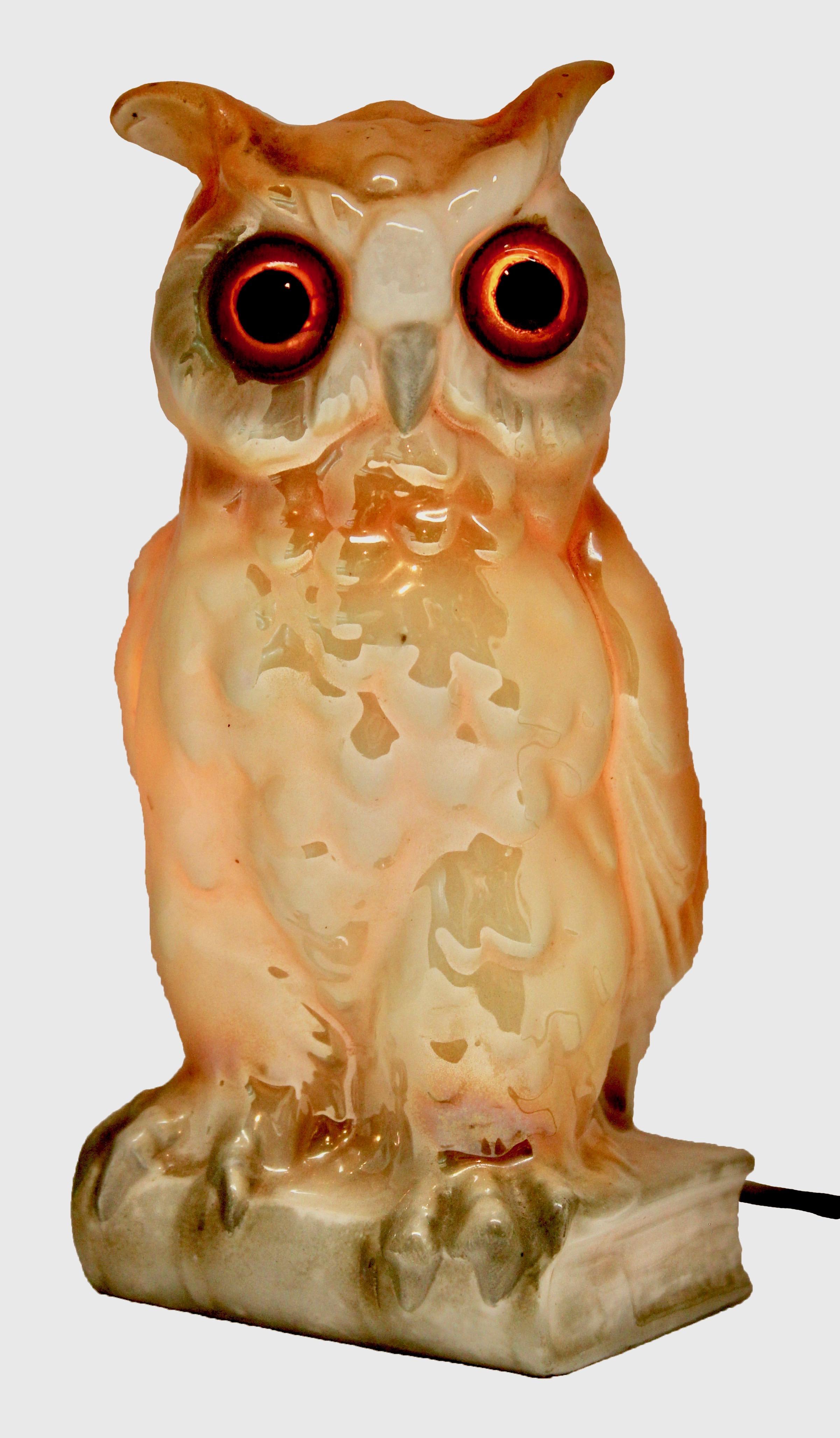 Fait main Figurine en porcelaine, lampe de foyer ou lampe de bureau en forme de hibou, Allemagne, années 1930 en vente