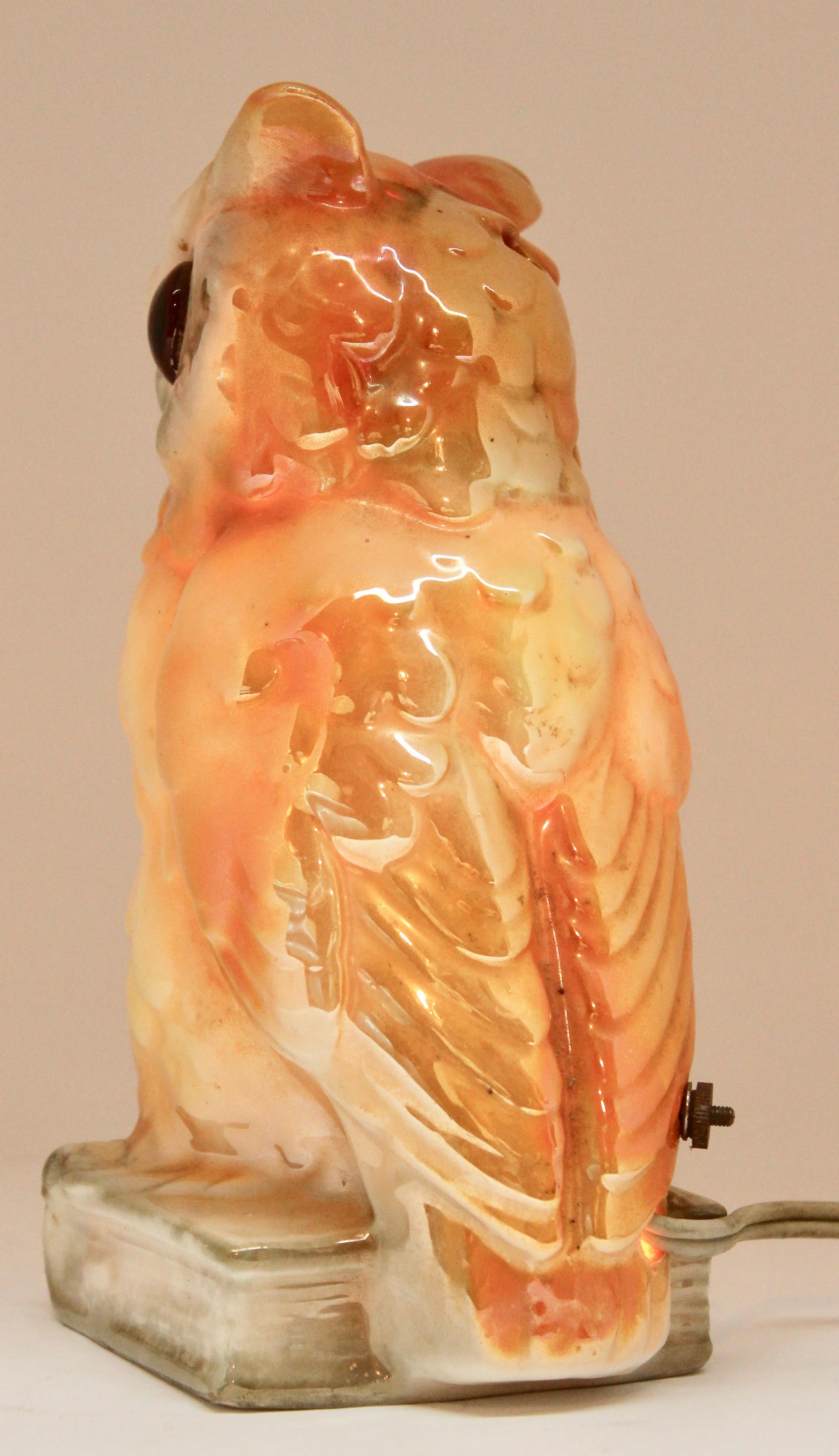 Milieu du XXe siècle Figurine en porcelaine, lampe de foyer ou lampe de bureau en forme de hibou, Allemagne, années 1930 en vente