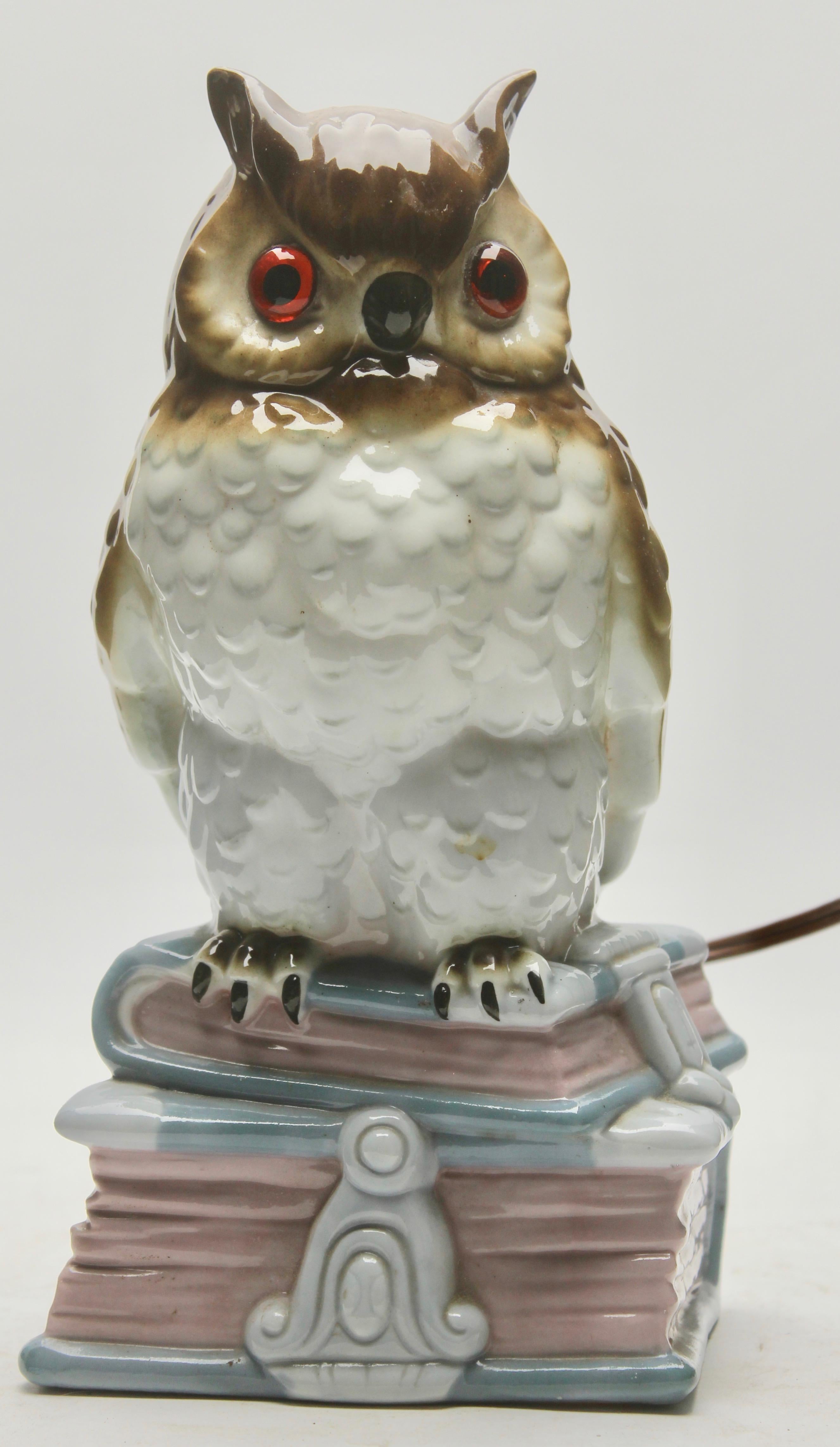 Allemand Figurine en porcelaine, lampe à aérosol ou lampe de bureau, hibou ou hibou d'aigle de 1930 en vente