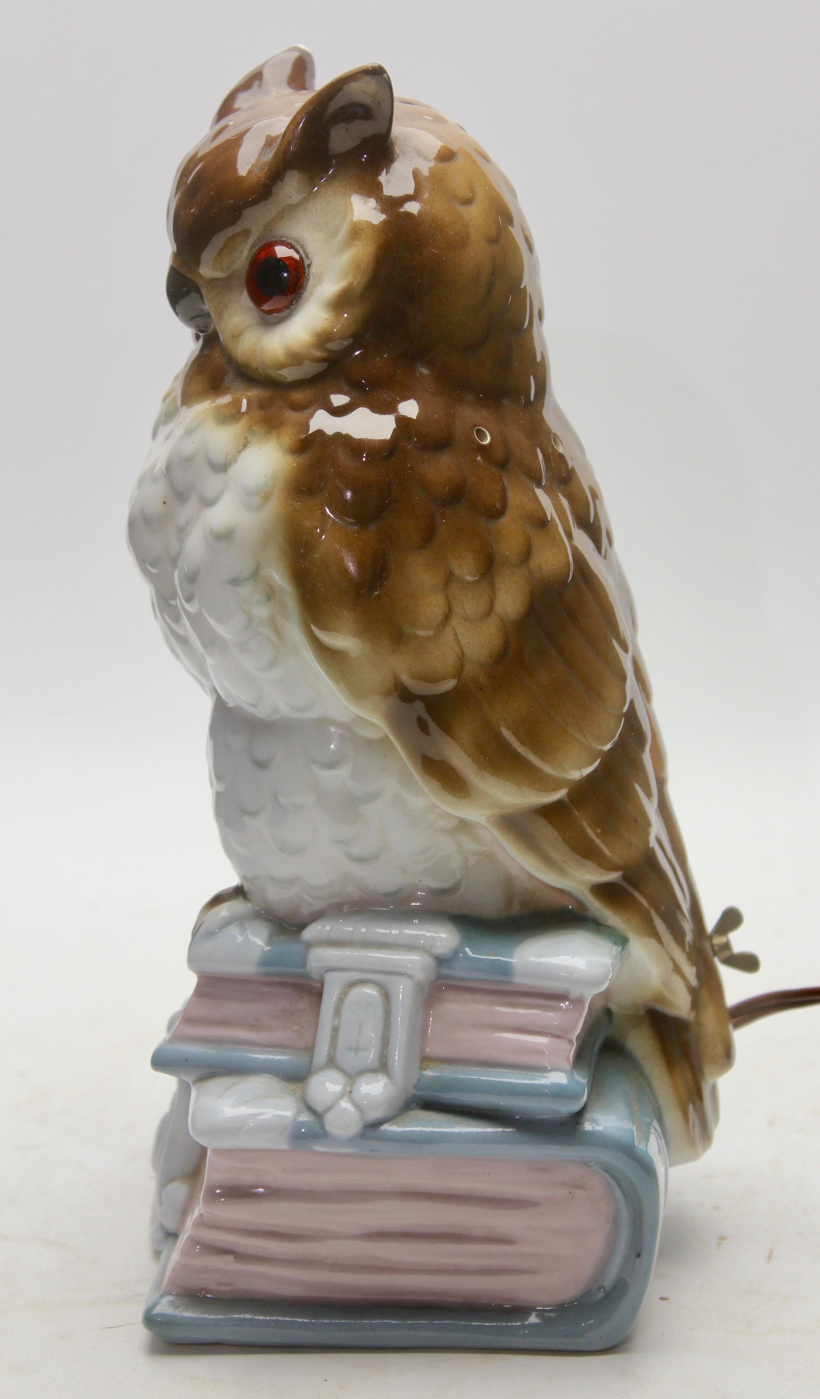 Fait main Figurine en porcelaine, lampe à aérosol ou lampe de bureau, hibou ou hibou d'aigle de 1930 en vente