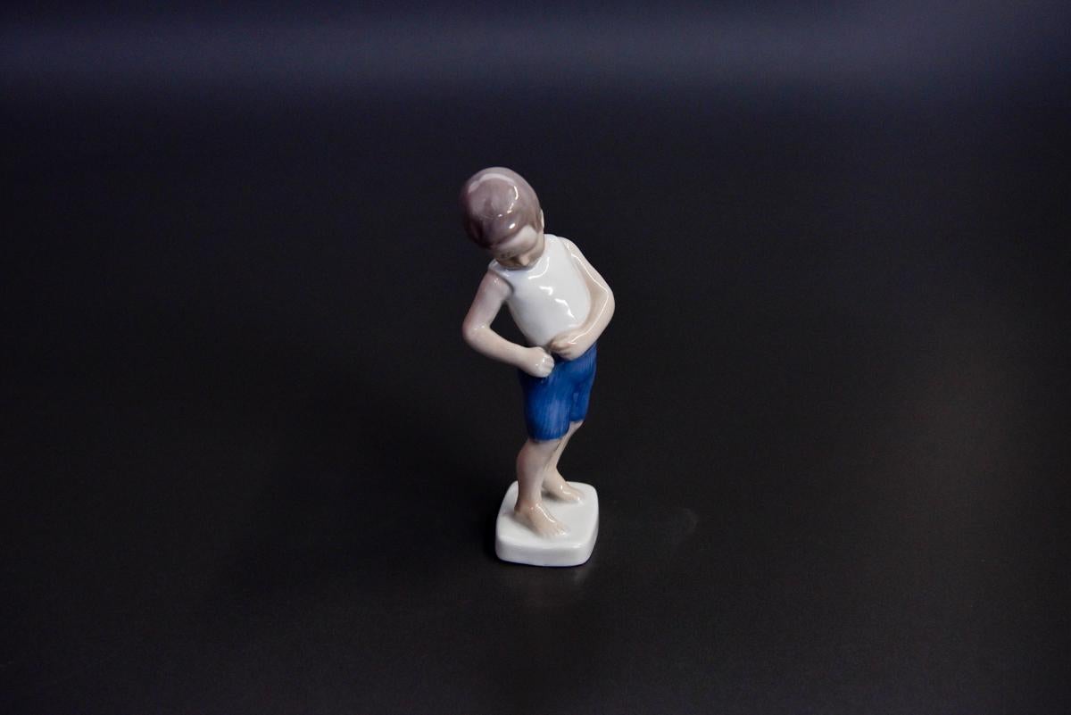 Porcelain figurine of the Danish Bing & Grondahl manufacture, perfect condition. Mark used in the period 1915-1947.