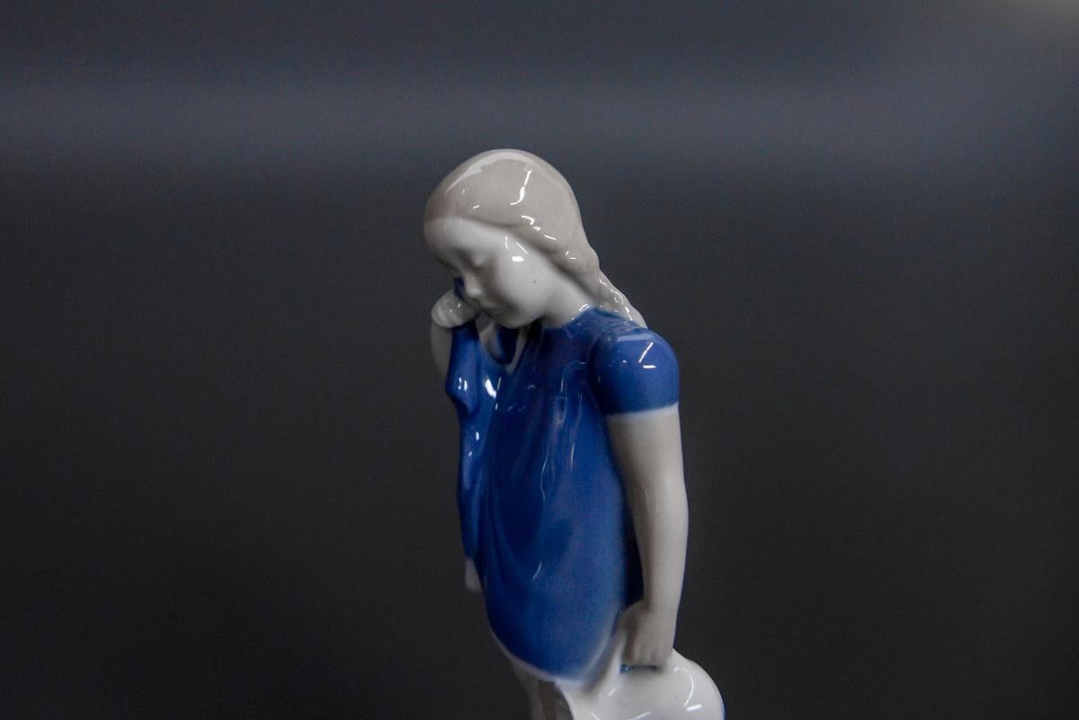 Porcelain figurine of the Danish Bing & Grøndahl manufacture, perfect condition.
