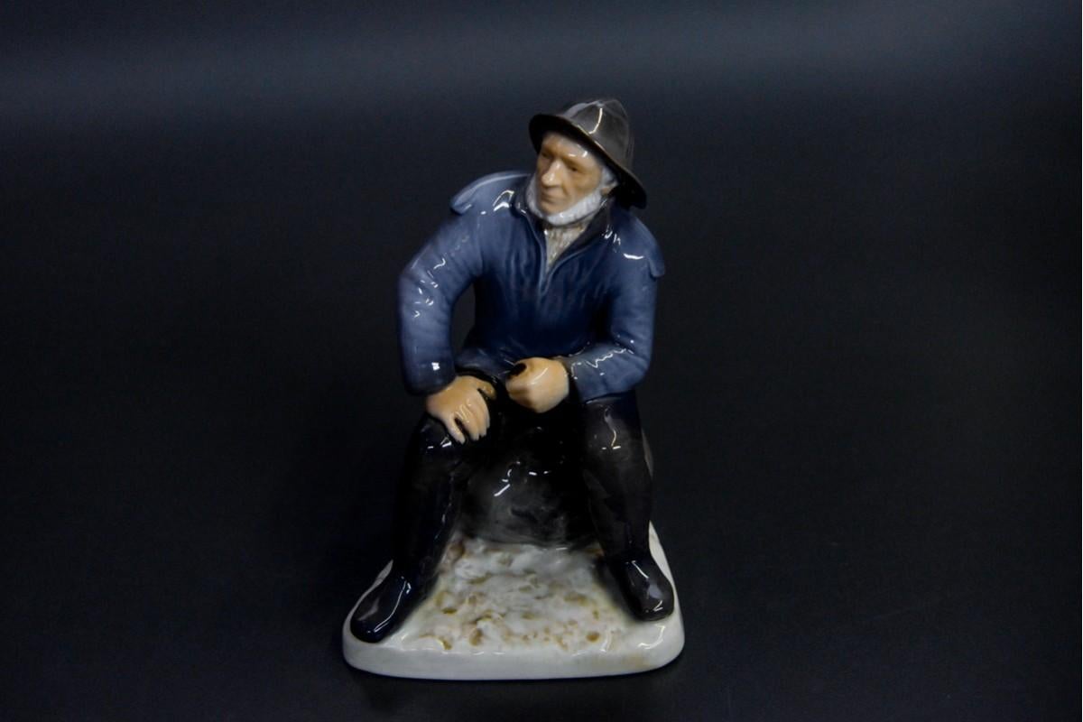 Bing & Grondahl Fisherman figurine, in perfect condition.
Designed by: Svend Jespersen
Number. 2370.