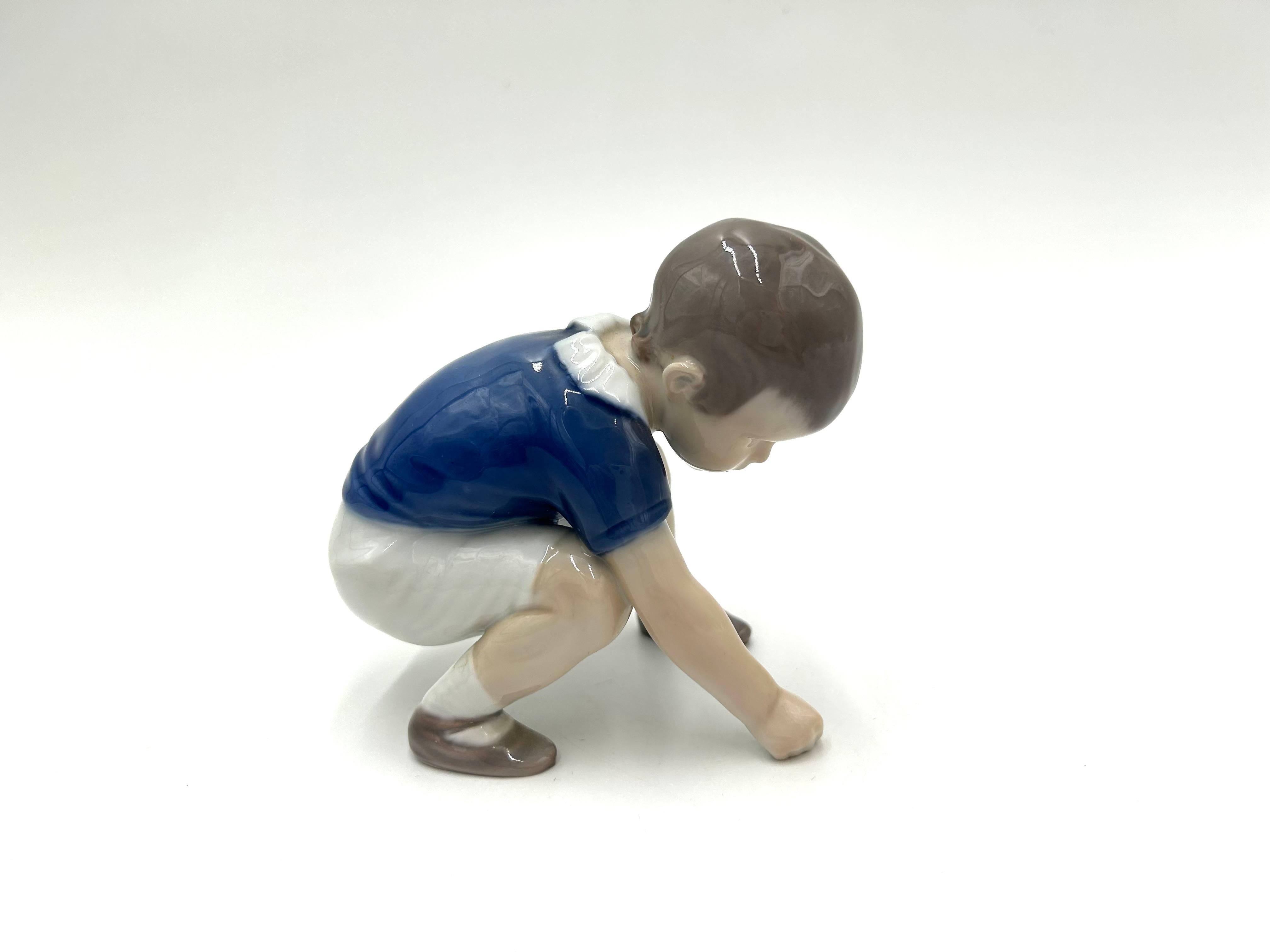 Porzellanfigur „Boy“, Bing & Grondahl, Dänemark, 1960er Jahre (Skandinavische Moderne) im Angebot