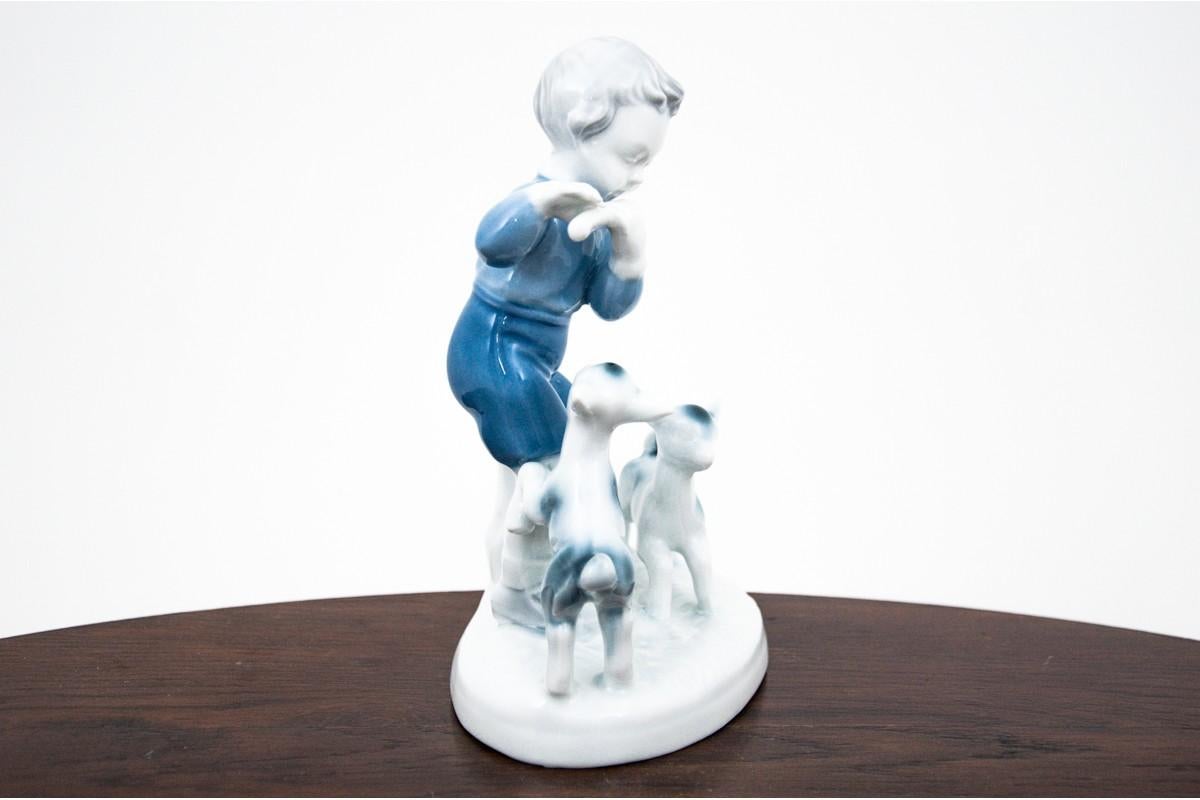 Porcelain figurine 