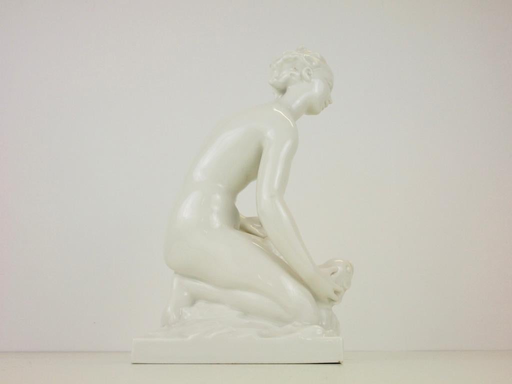 Porcelain Figurine Depicting a Nude with a Koi by Suze Muller for KPM, Berlin For Sale 2