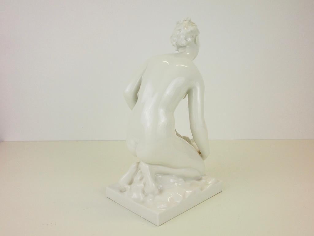 Porcelain Figurine Depicting a Nude with a Koi by Suze Muller for KPM, Berlin For Sale 4