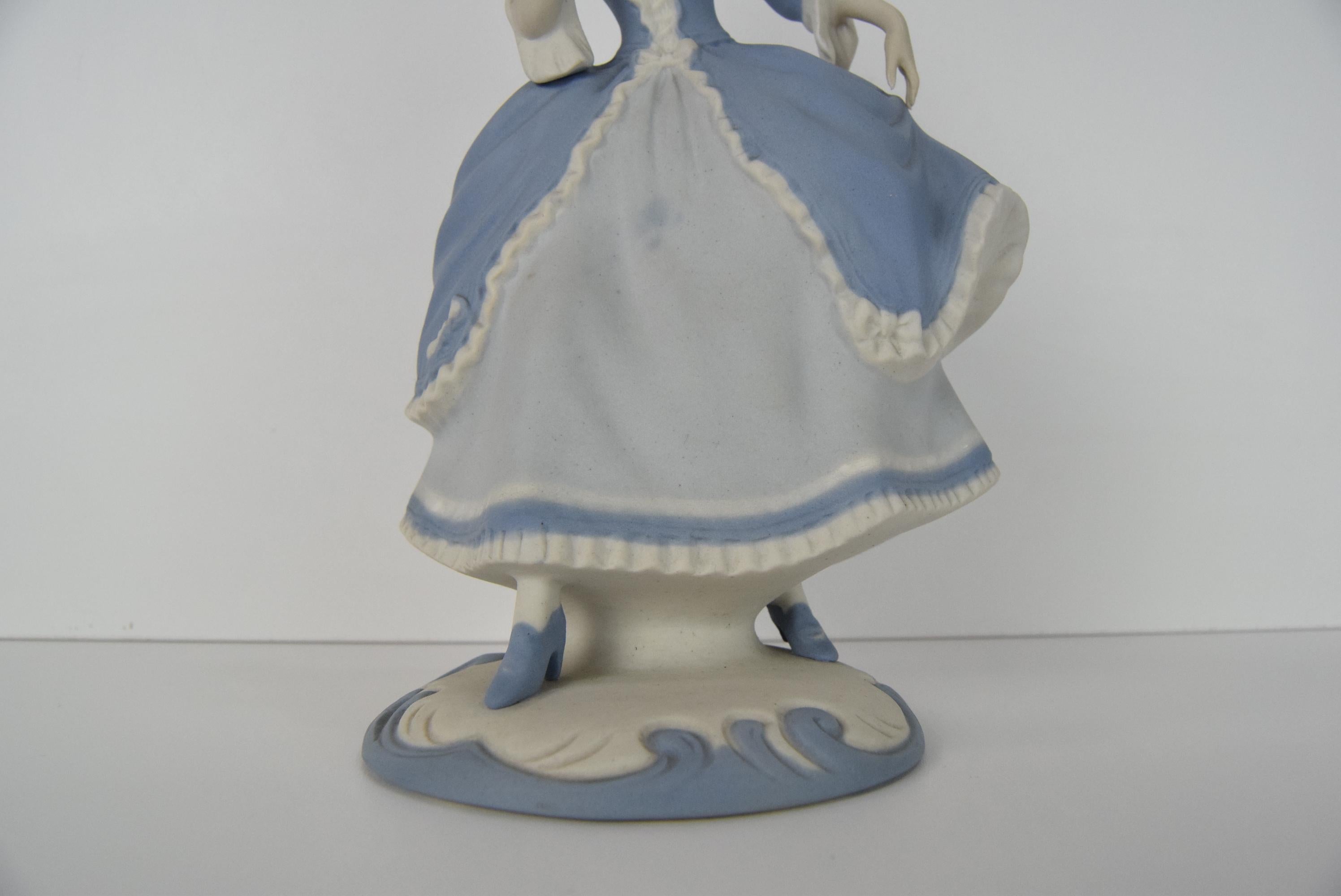 Porcelain Figurine Design Strobach, for Royal Dux, 1970's. In Good Condition For Sale In Praha, CZ