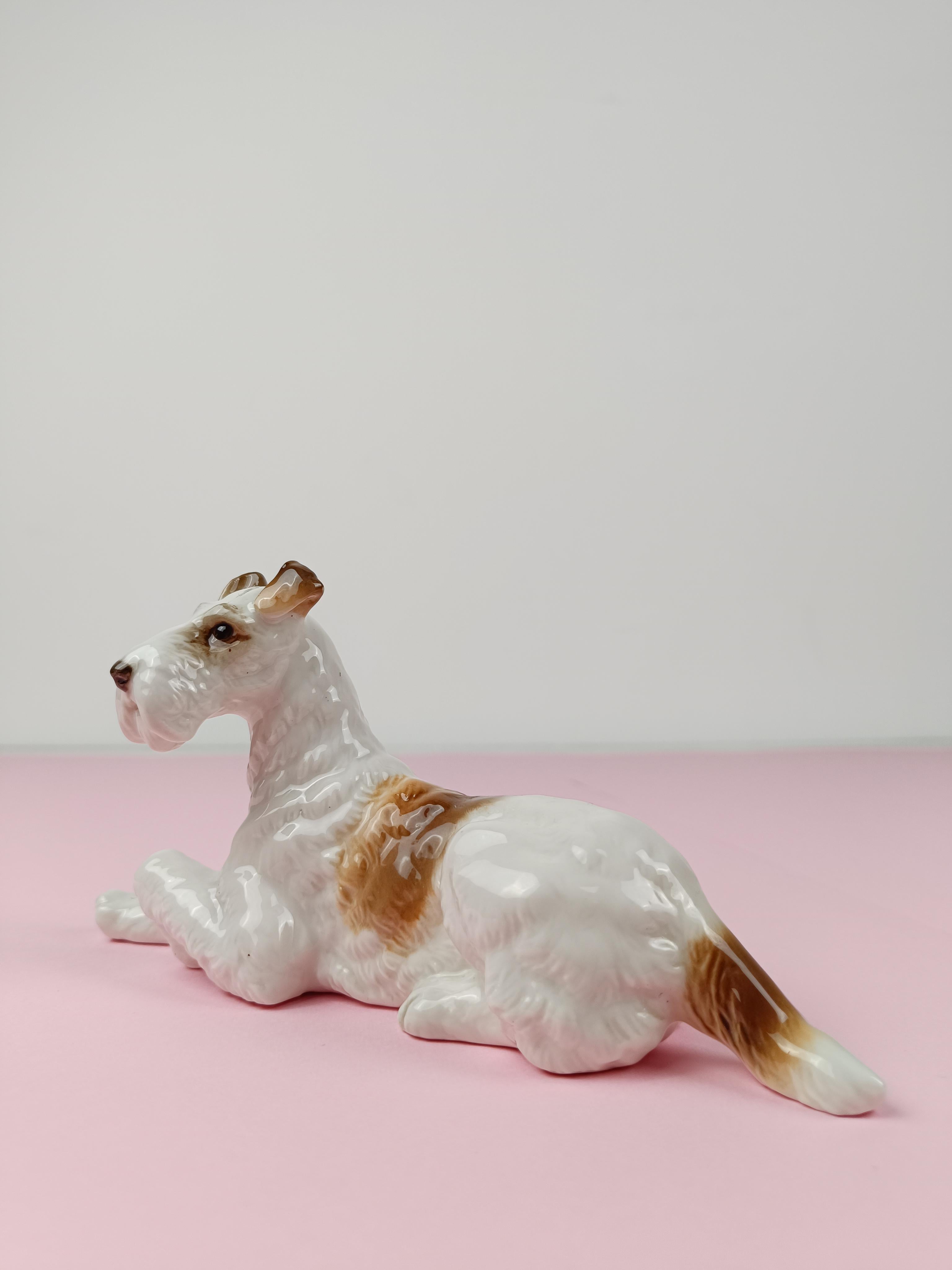 Statuetta in porcellana a forma di Wire Fox Terrier di Hutschenreuter Porcelain anni '50 in vendita 2