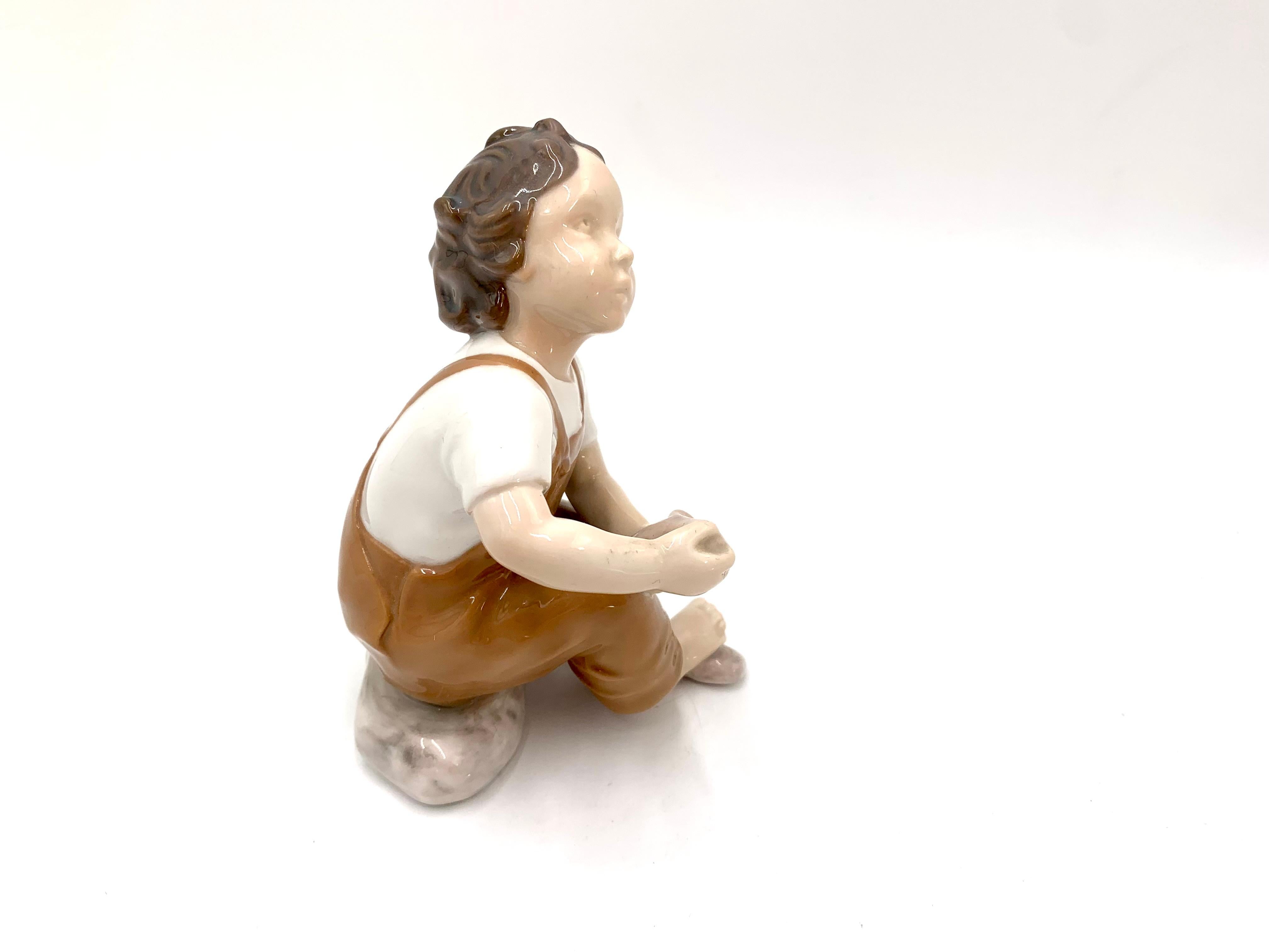 Porcelain Figurine of a Boy, Bing & Grondahl, Denmark, 1950s / 1960s In Good Condition For Sale In Chorzów, PL