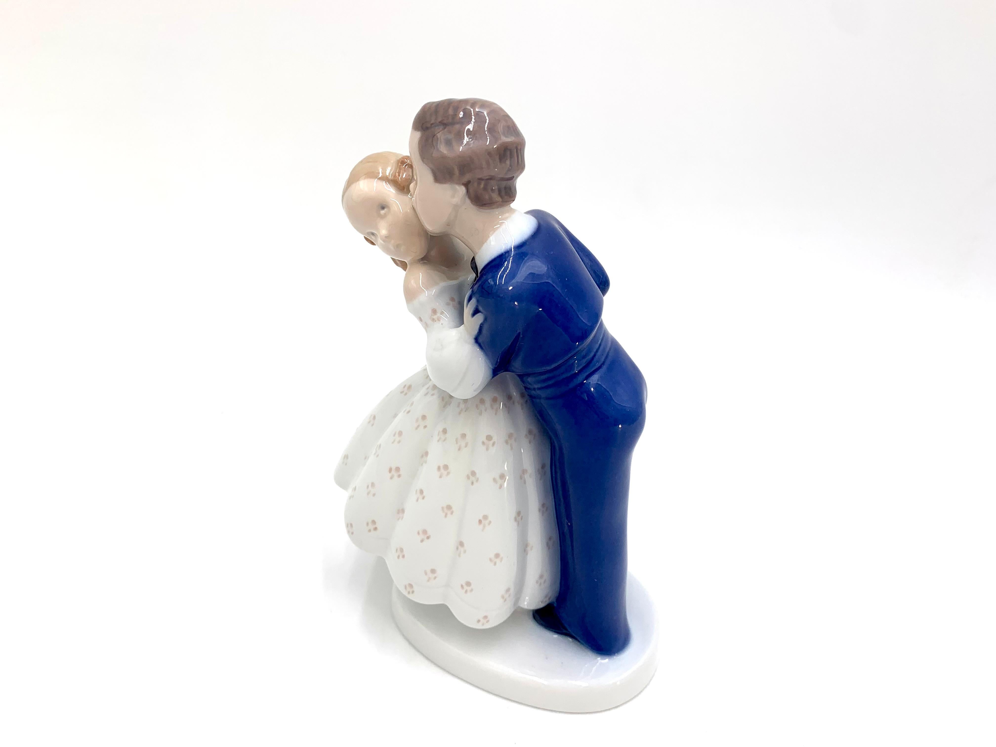 Mid-Century Modern Porcelain Figurine of a Couple, Bing & Grondahl, Denmark For Sale
