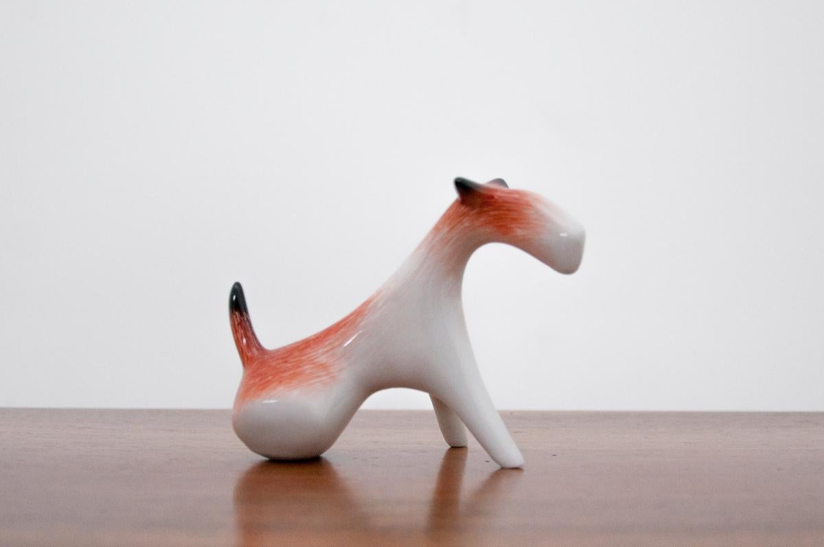 Polish Porcelain Figurine of a Fox Terrier, Ćmielów, Designed by Mieczysław Naruszewicz
