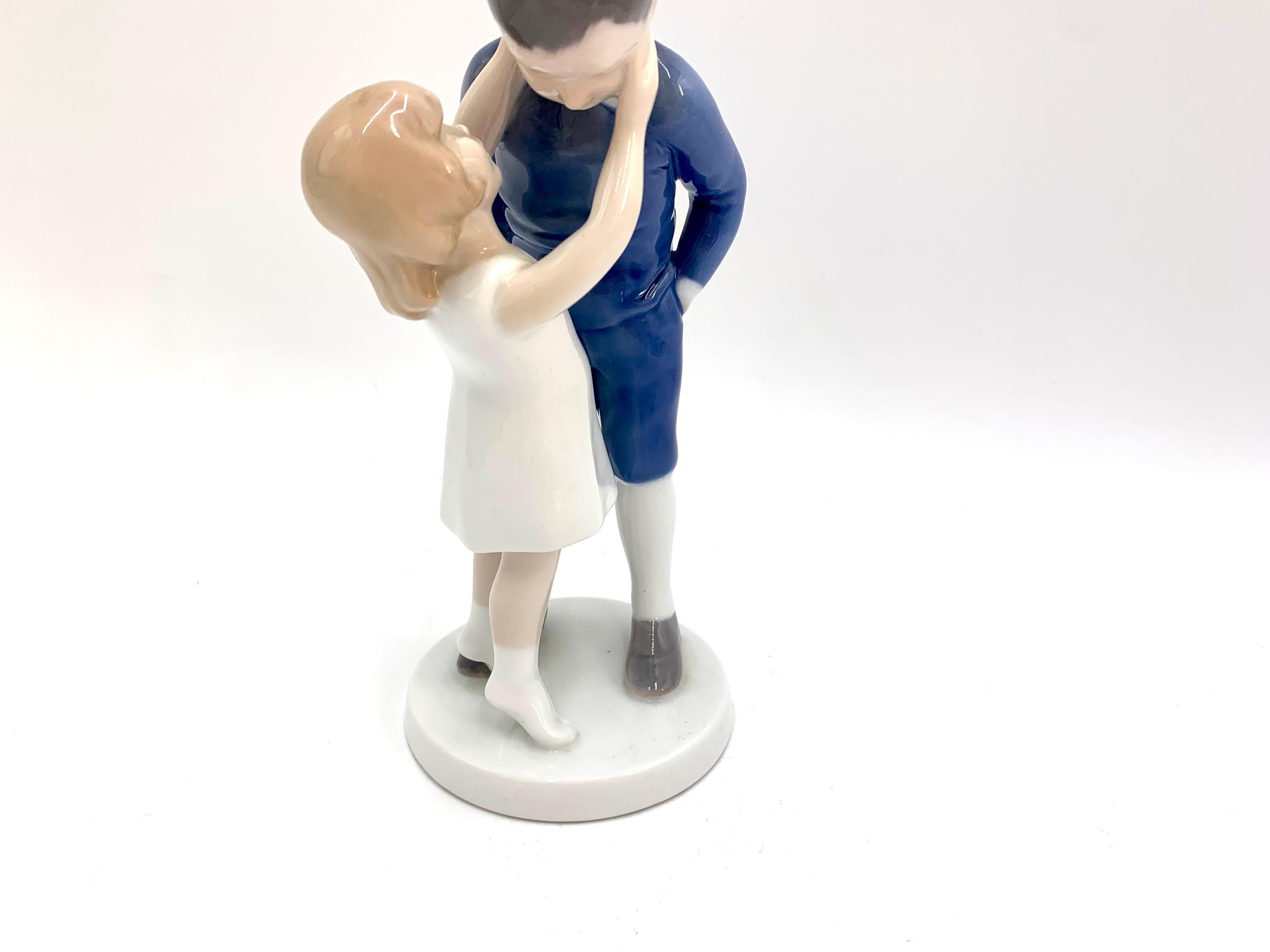 Mid-Century Modern Porcelain Figurine of a Girl with a Boy, Bing & Grondahl, Denmark, 1960s / 1970s For Sale