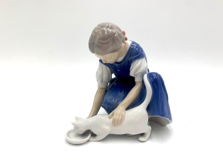 20th Century Porcelain Figurine of a Girl with a Cat, Bing & Grondahl, Denmark, 1950s / 1960s For Sale