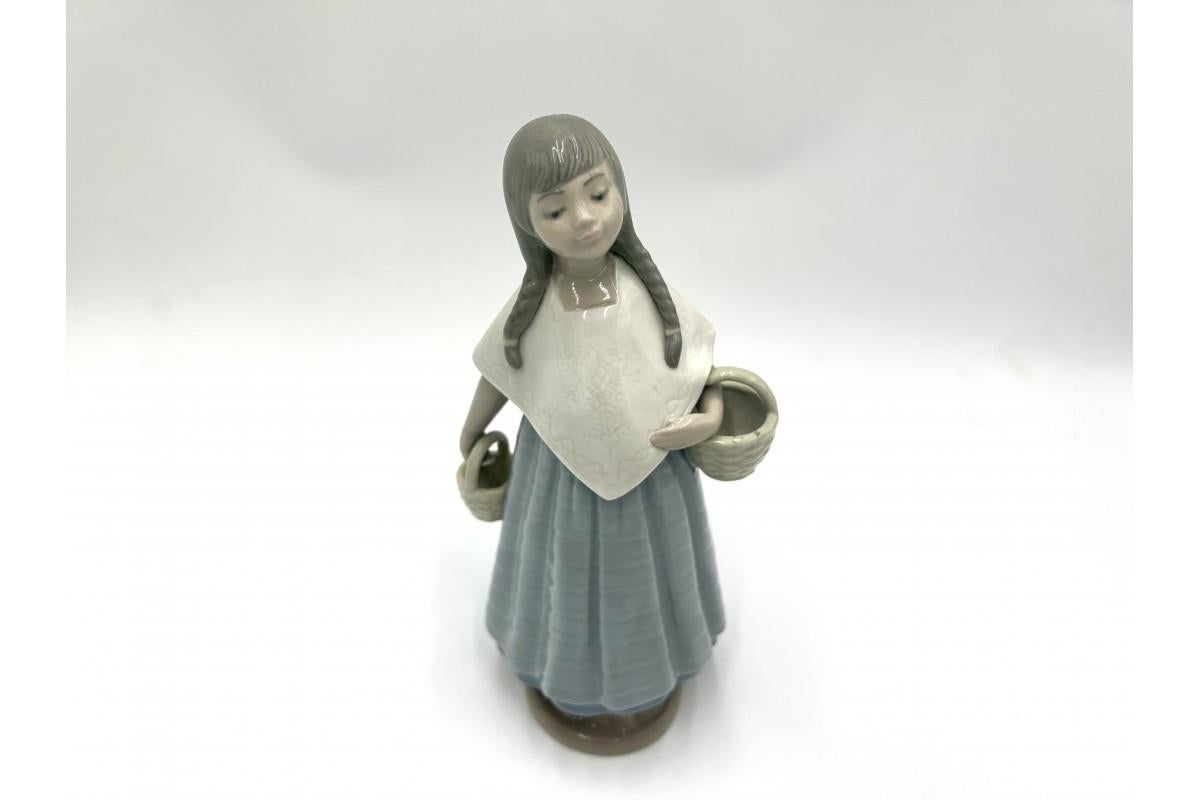 lladro girl with piglet