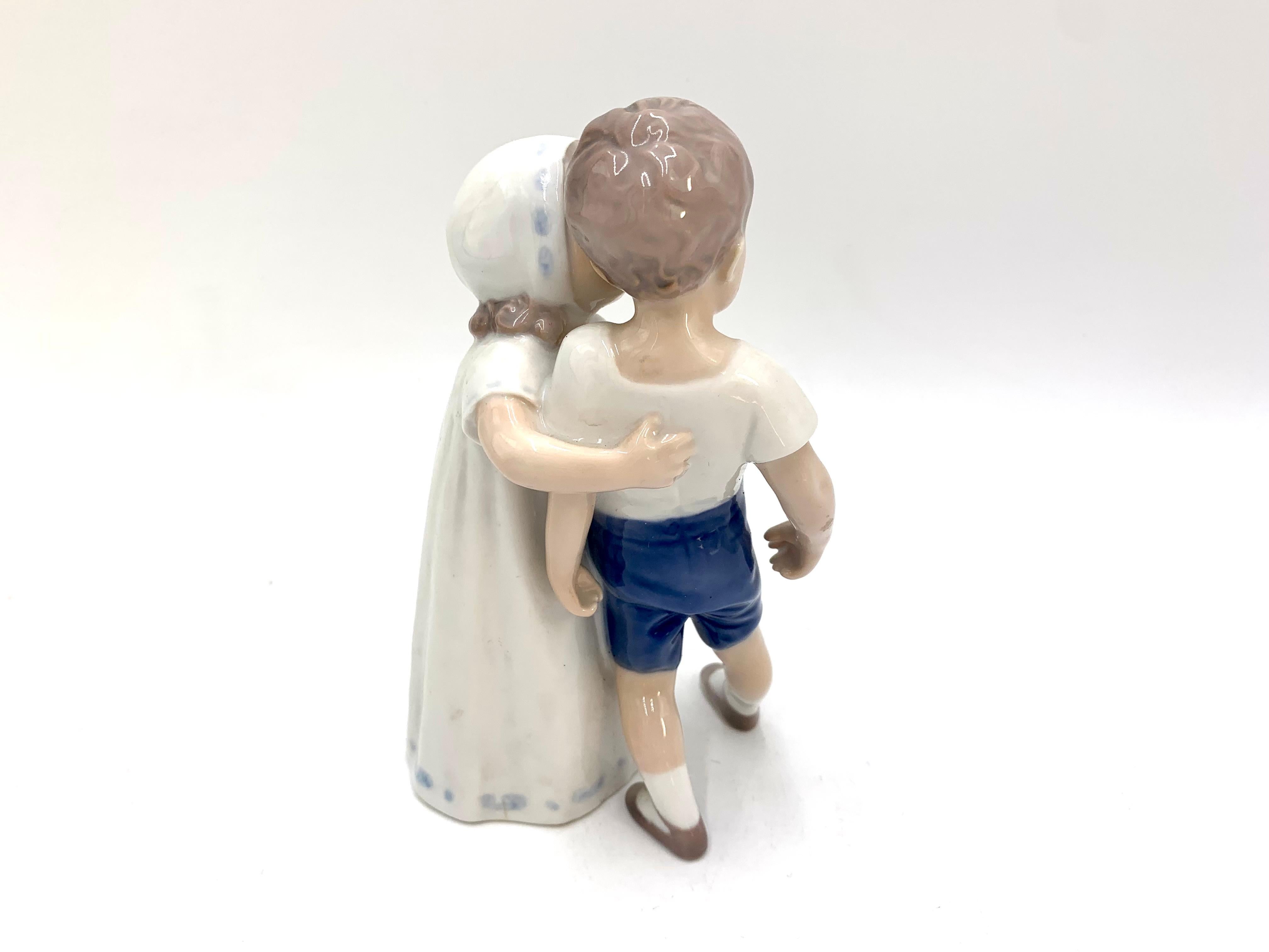 Porcelain Figurine of a Pair of Children, Bing & Grondahl, Denmark, 1970-83 In Good Condition For Sale In Chorzów, PL
