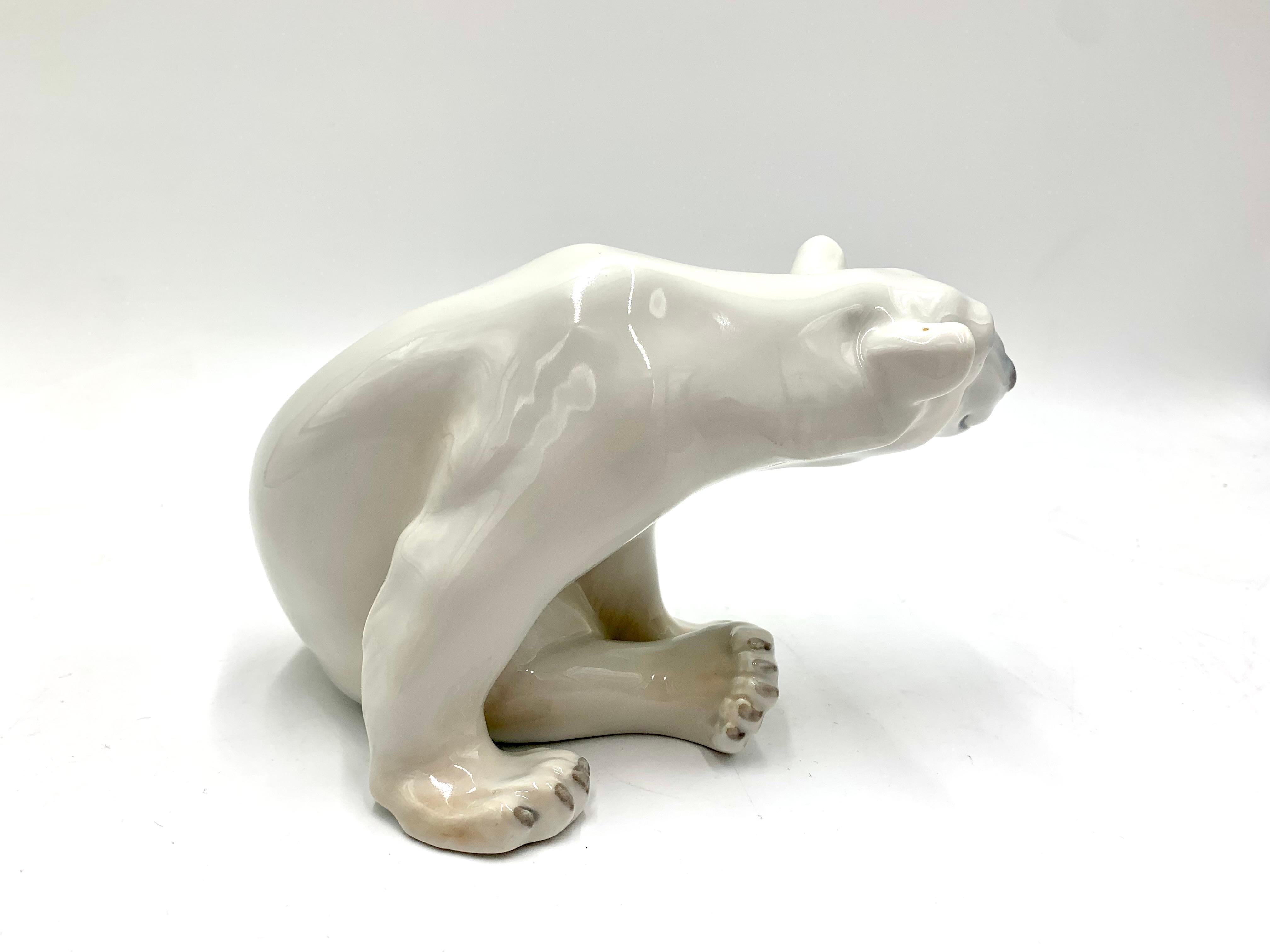 Porcelain figurine of a polar bear, Bing & Grondahl, Denmark, 1970s In Good Condition In Chorzów, PL