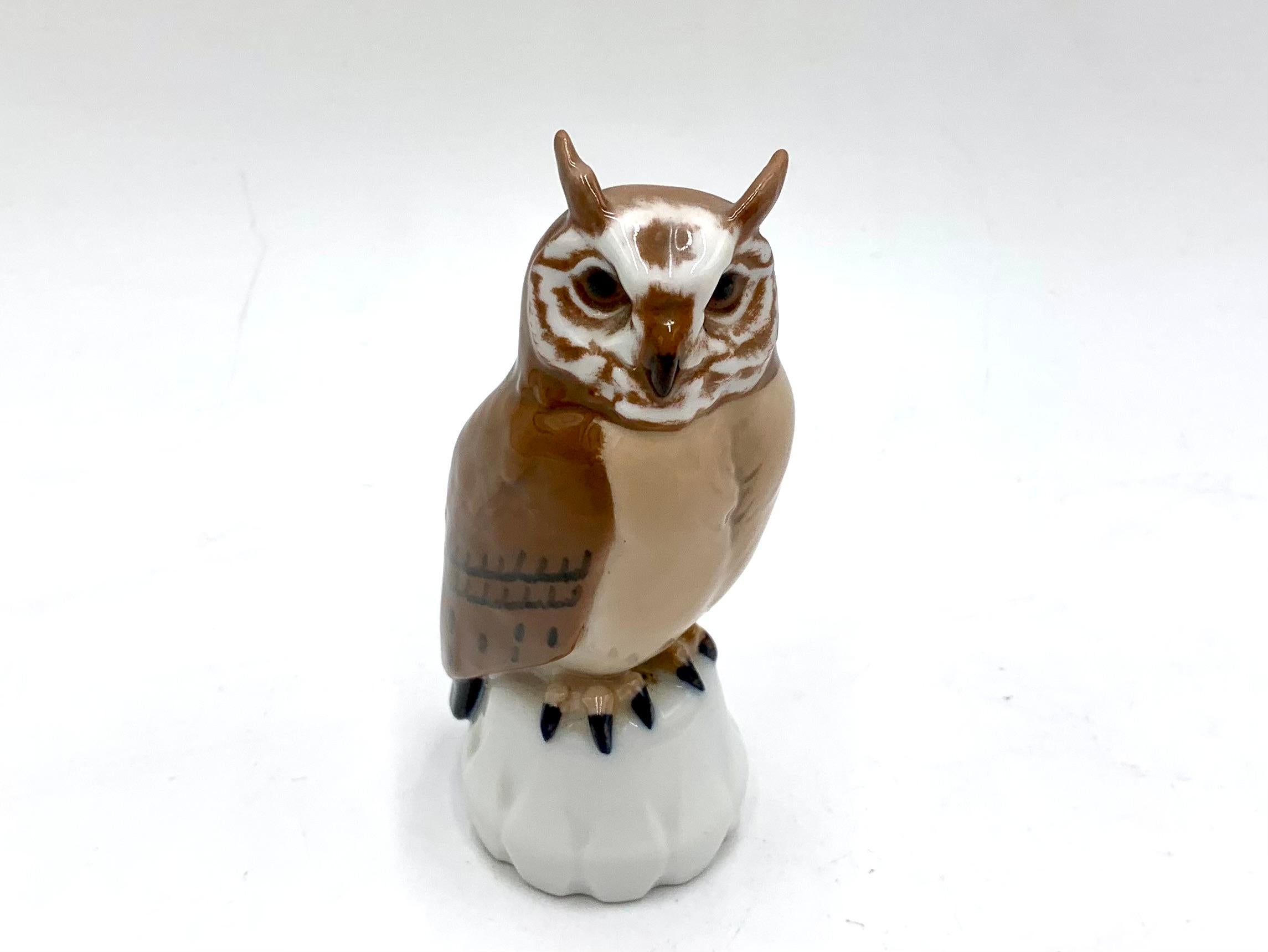 Porcelain figurine of an owl

Made in Denmark by Bing & Grondahl

Produced in 1970-1983

Model number # 1800

Very good condition, no damage.

Measures: height 11.5 cm, width 6 cm, depth 6 cm.
