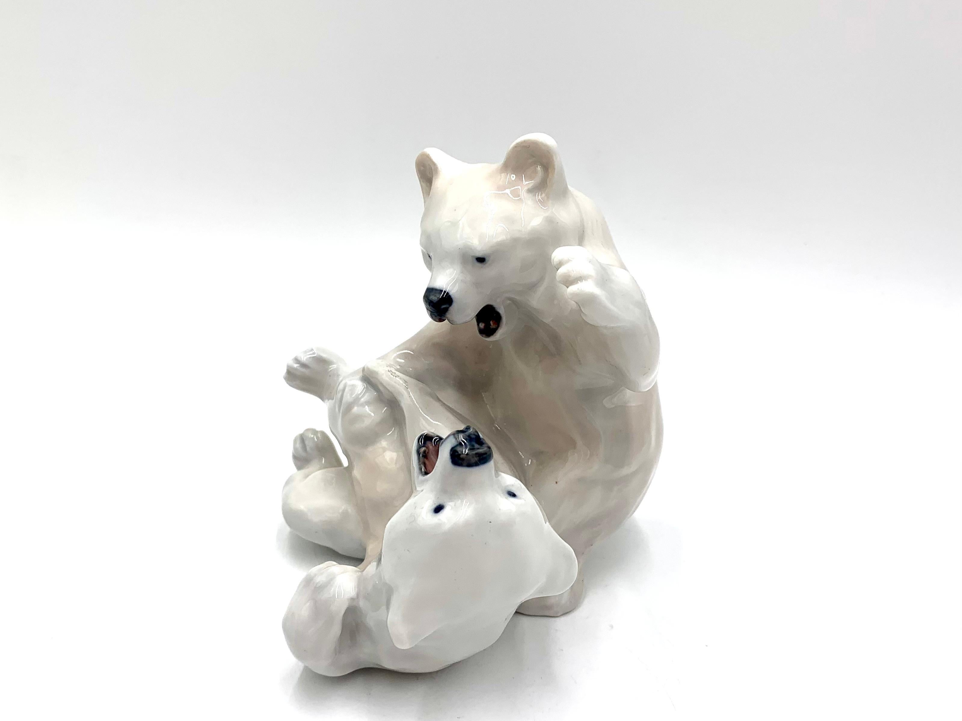Porcelain figurine of playing polar bears
Made in Denmark by the Royal Copenhagen manufactory
Produced in 1969-1973.
Model number # 1107
Very good condition, no damage.
Measures: height 14cm, width 12cm, depth 14cm.