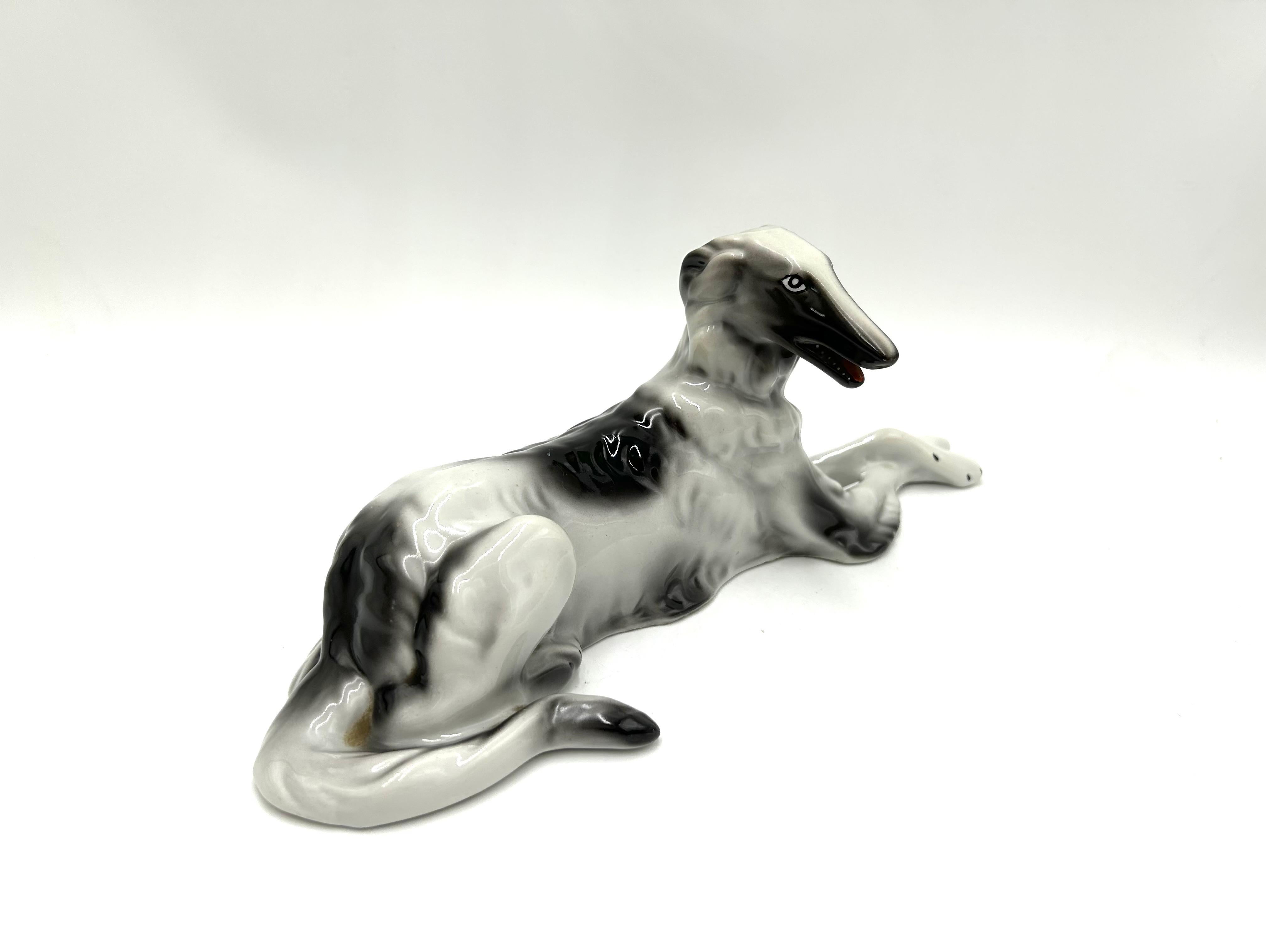 Mid-Century Modern Porcelain figurine of Russian Borzoi Greyhound, Wałbrzych, 1960s. For Sale