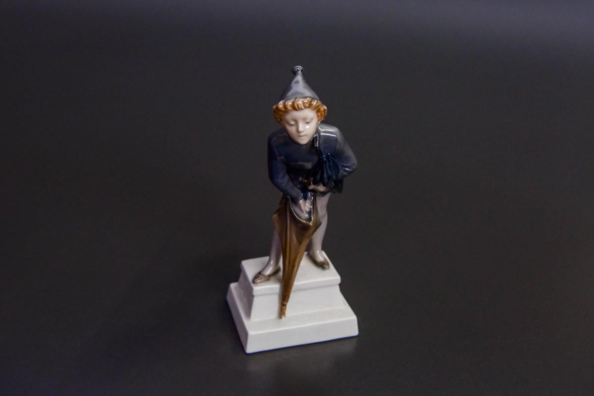 Porcelain figurine of the Danish Royal Copenhagen manufactory, perfect condition. Mark used in the period 1969-1973. No. 1129.