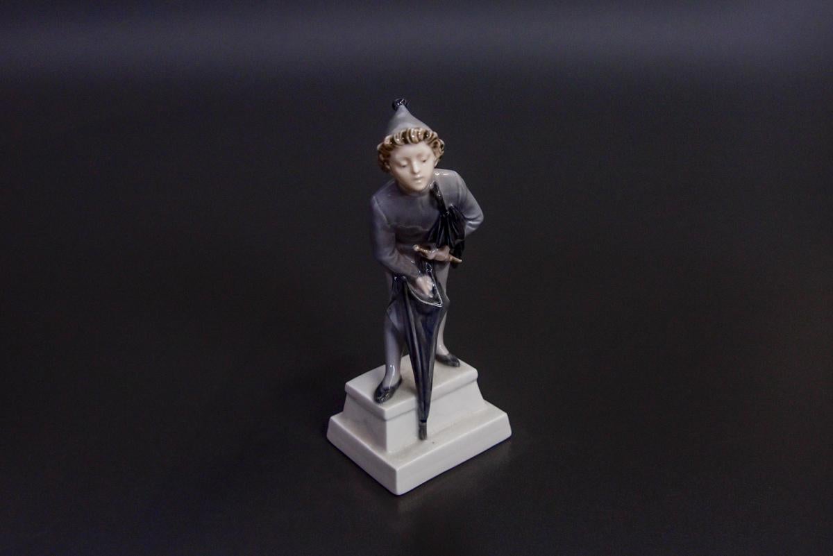 Figurine en porcelaine de la manufacture danoise Royal Copenhagen, en parfait état. Marque utilisée dans la période 1969-1973. n° 1129.