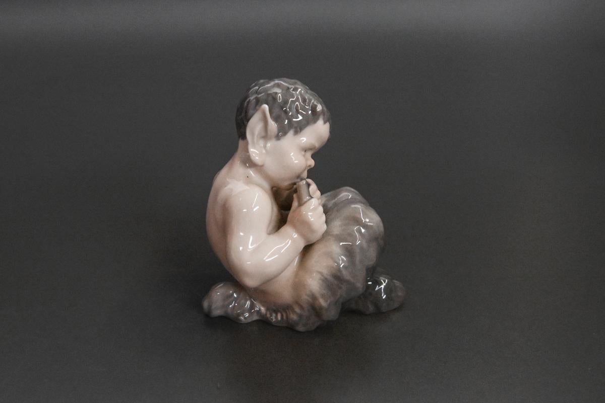 Porcelain figurine of the Danish Royal Copenhagen manufactory, perfect condition. Mark used in the period 1969-1973. no. 1736.