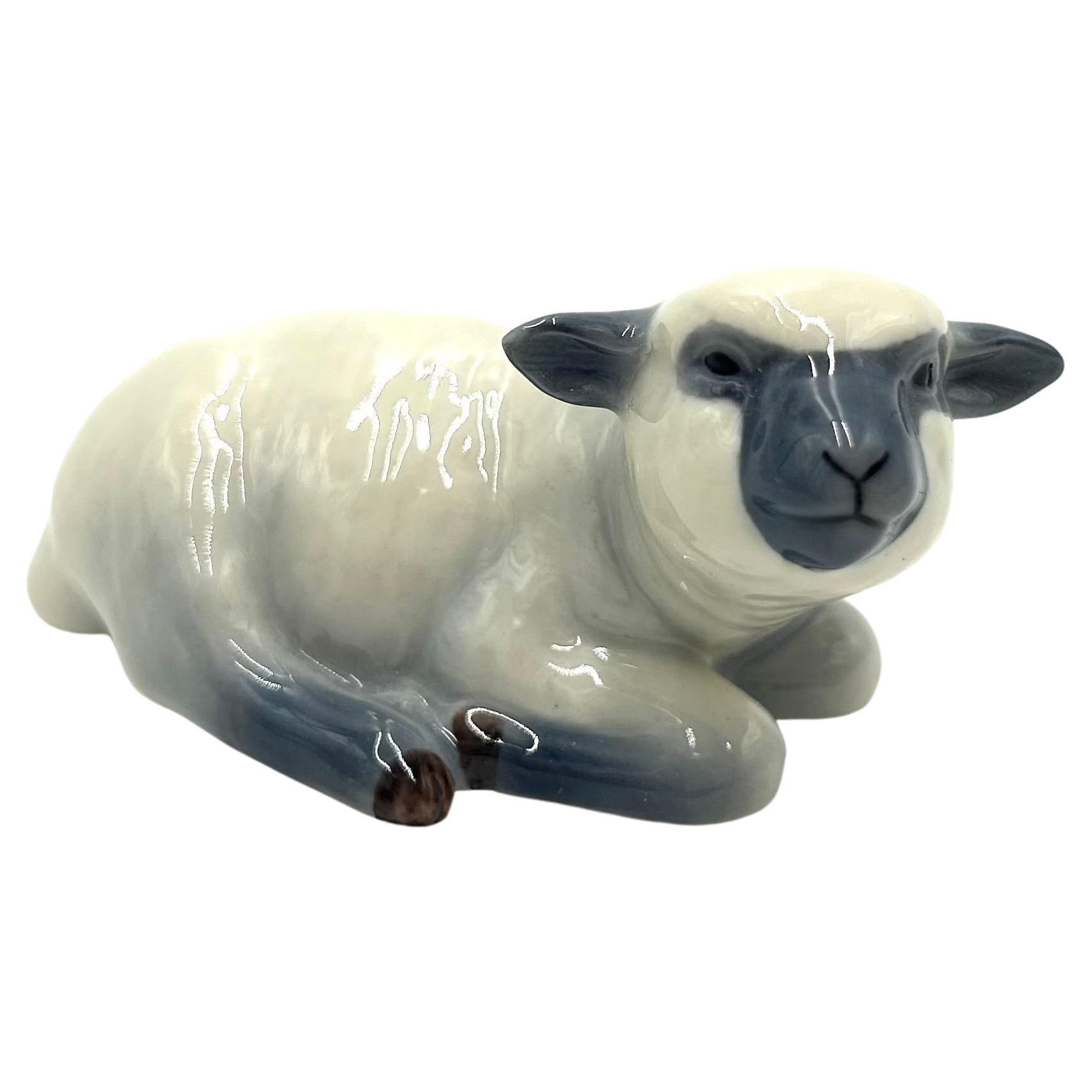 Porzellanfigur „Schaf“, Royal Copenhagen, Dänemark im Angebot