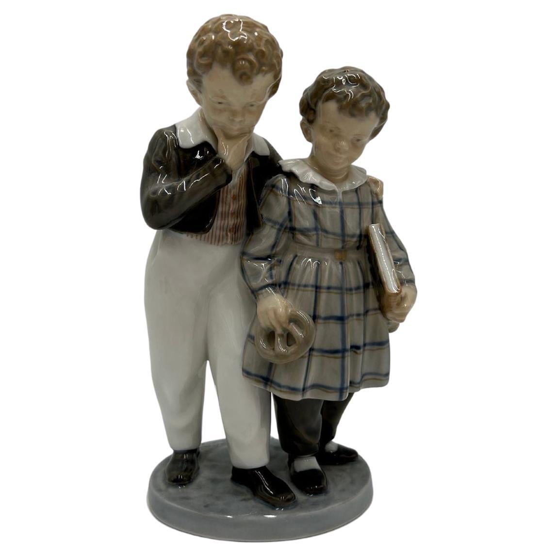 Figurita de porcelana "Hermanos", Royal Copenhagen, Dinamarca, Años 60