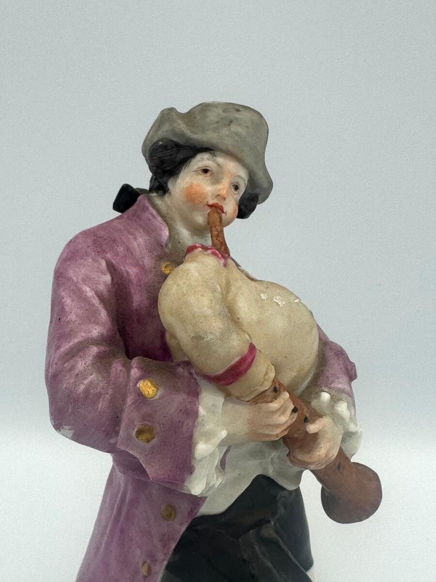 Figurita de porcelana XIXe Romántico en venta