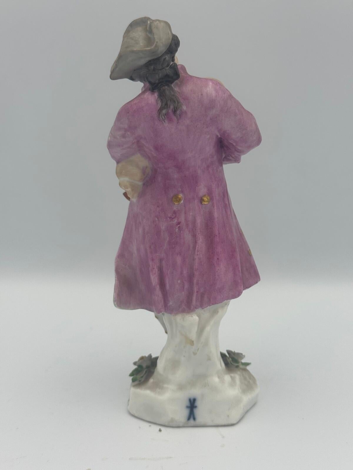 Figurita de porcelana XIXe Europeo en venta