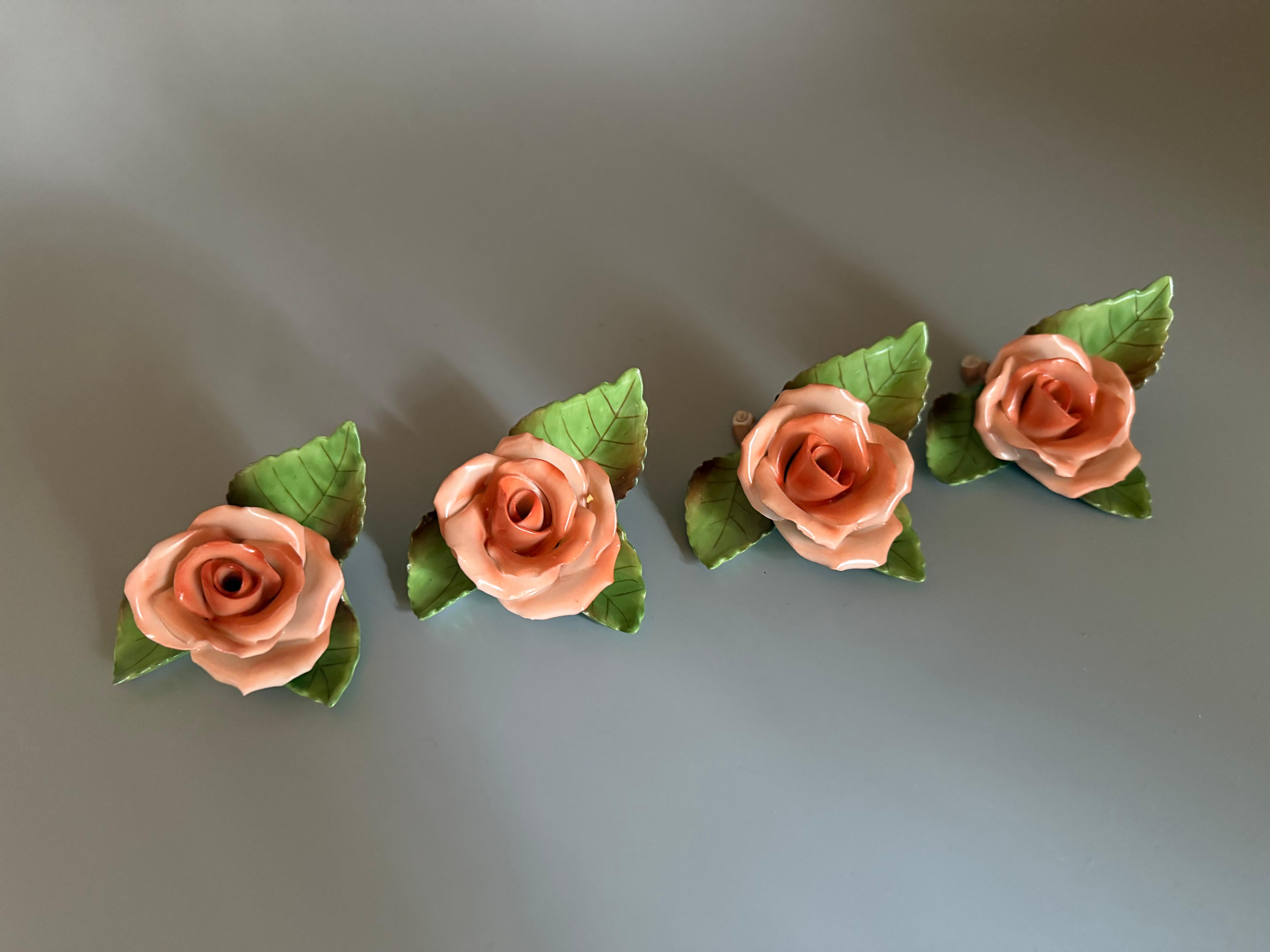 Ungherese Portacarte in porcellana con decorazione a quattro rose Herend Ungheria in vendita
