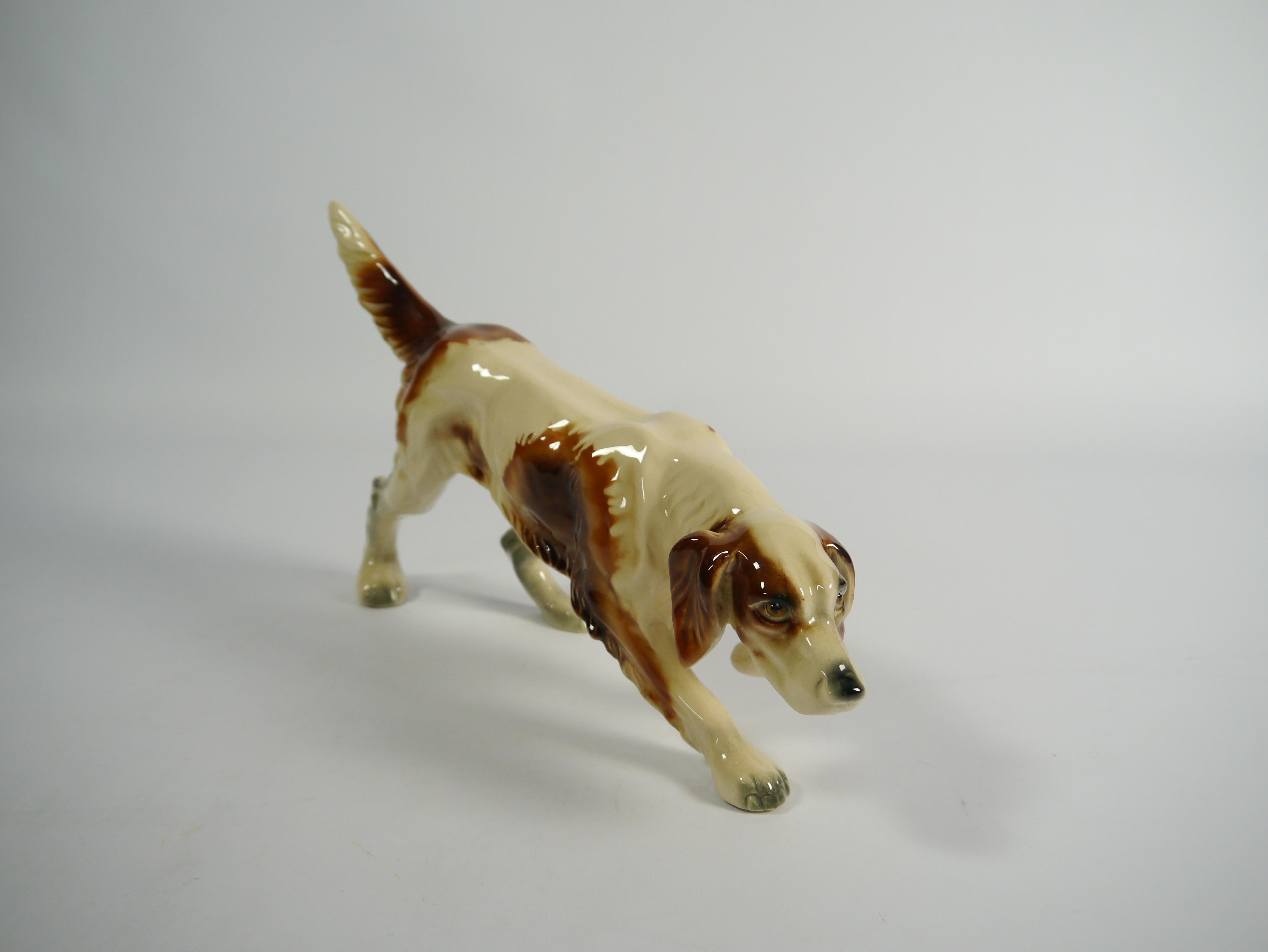 Dutch Porcelain Foxhound Dog Figurine, Holland 1950s