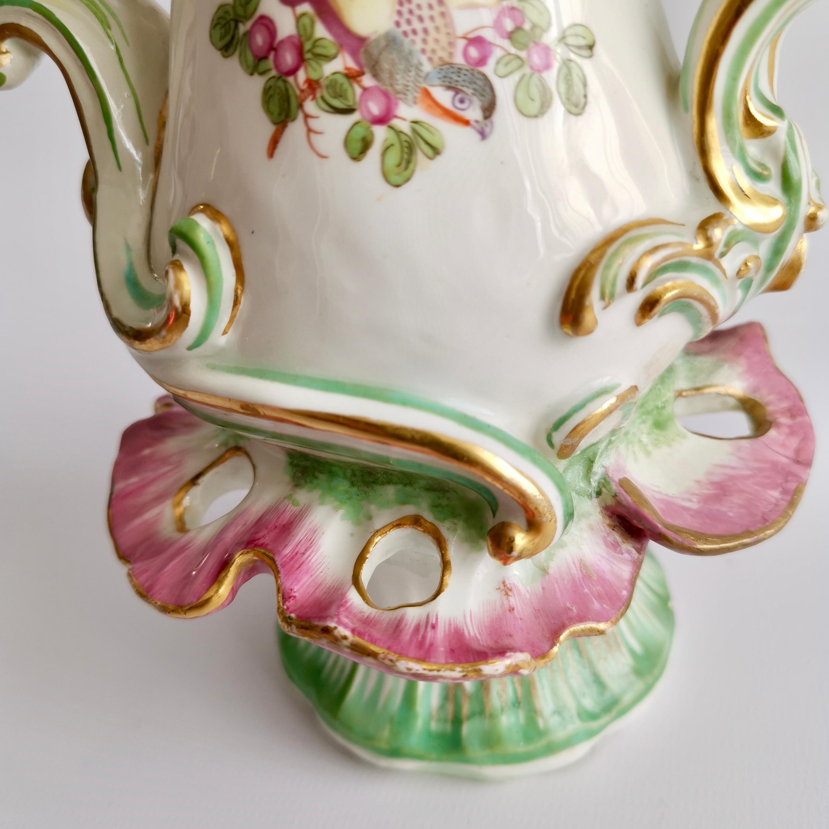 Chelsea Porcelain Frill Vase with Birds, Rococo ca 1760 For Sale 2