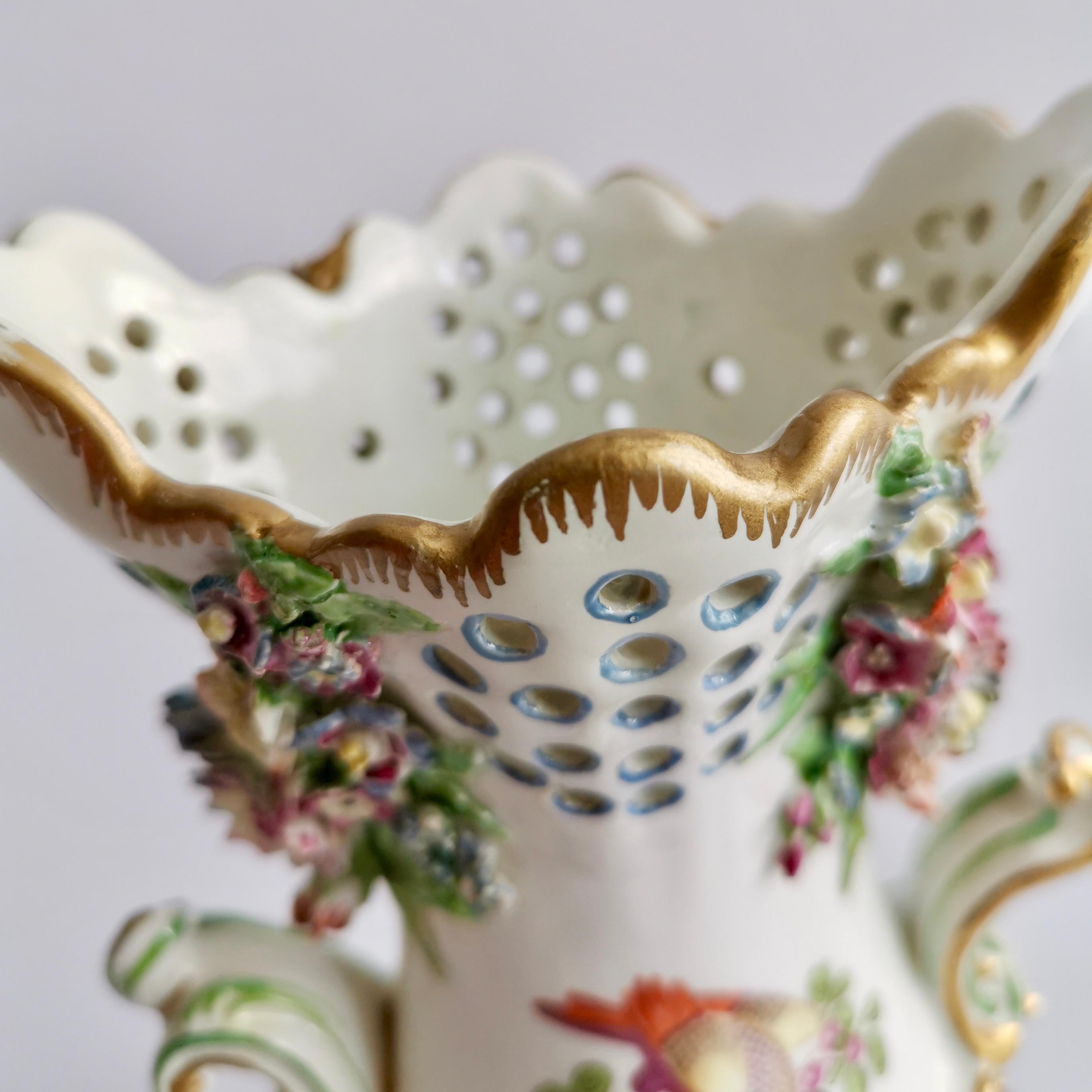 Chelsea Porcelain Frill Vase with Birds, Rococo ca 1760 For Sale 5