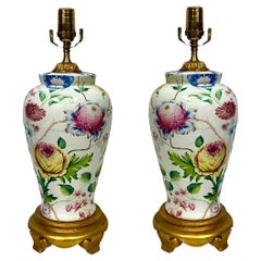 Lampes de table florales / botaniques en porcelaine en forme de bocal à gingembre Att. Chelsea House-Pair